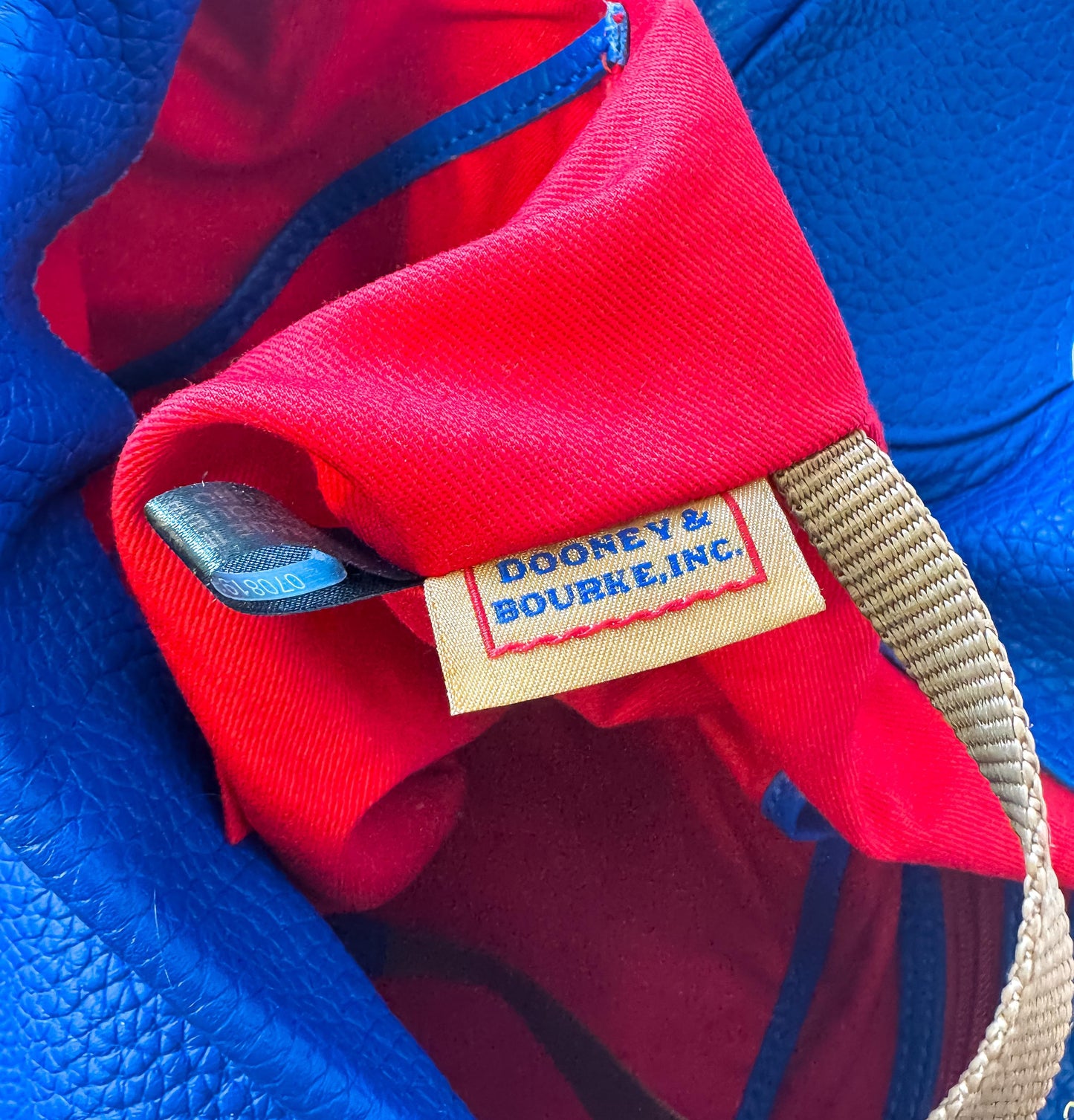 Modern Dooney and Bourke Samba Logo Lock Sac Pebbled Leather Blue Shoulder Bag