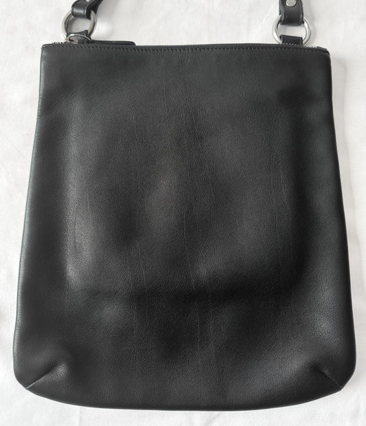 00s Coach Chelsea Slim Messenger Black Leather Crossbody Bag, Style 9457