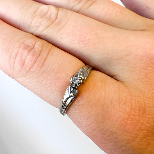 Vintage 10K White Gold Three Stone Mini Diamond Band Ring, Sz. 5.5