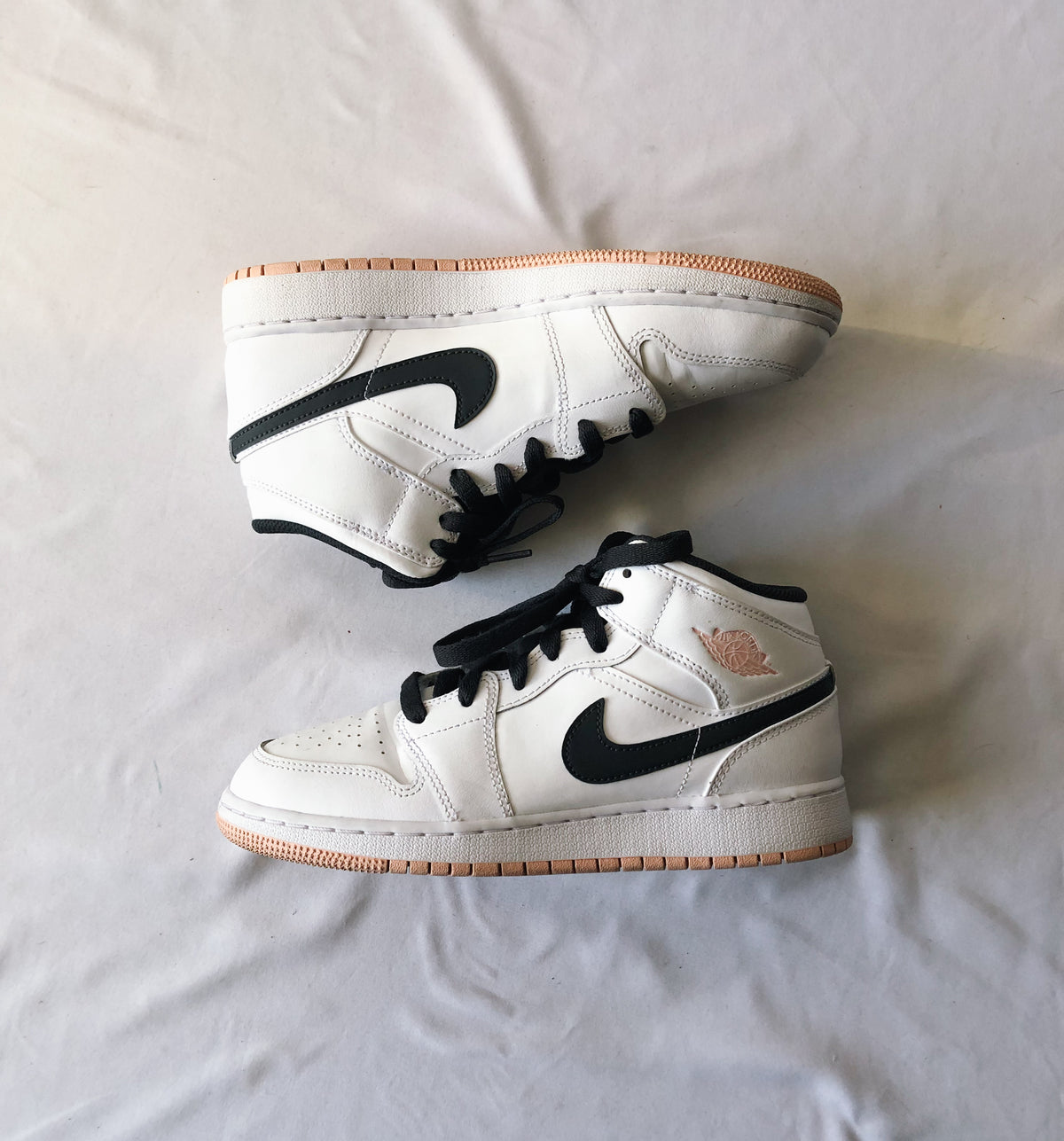 Nike Air Jordan 1 Mid GS Arctic Orange White Sneakers, Sz. 6.5 Youth