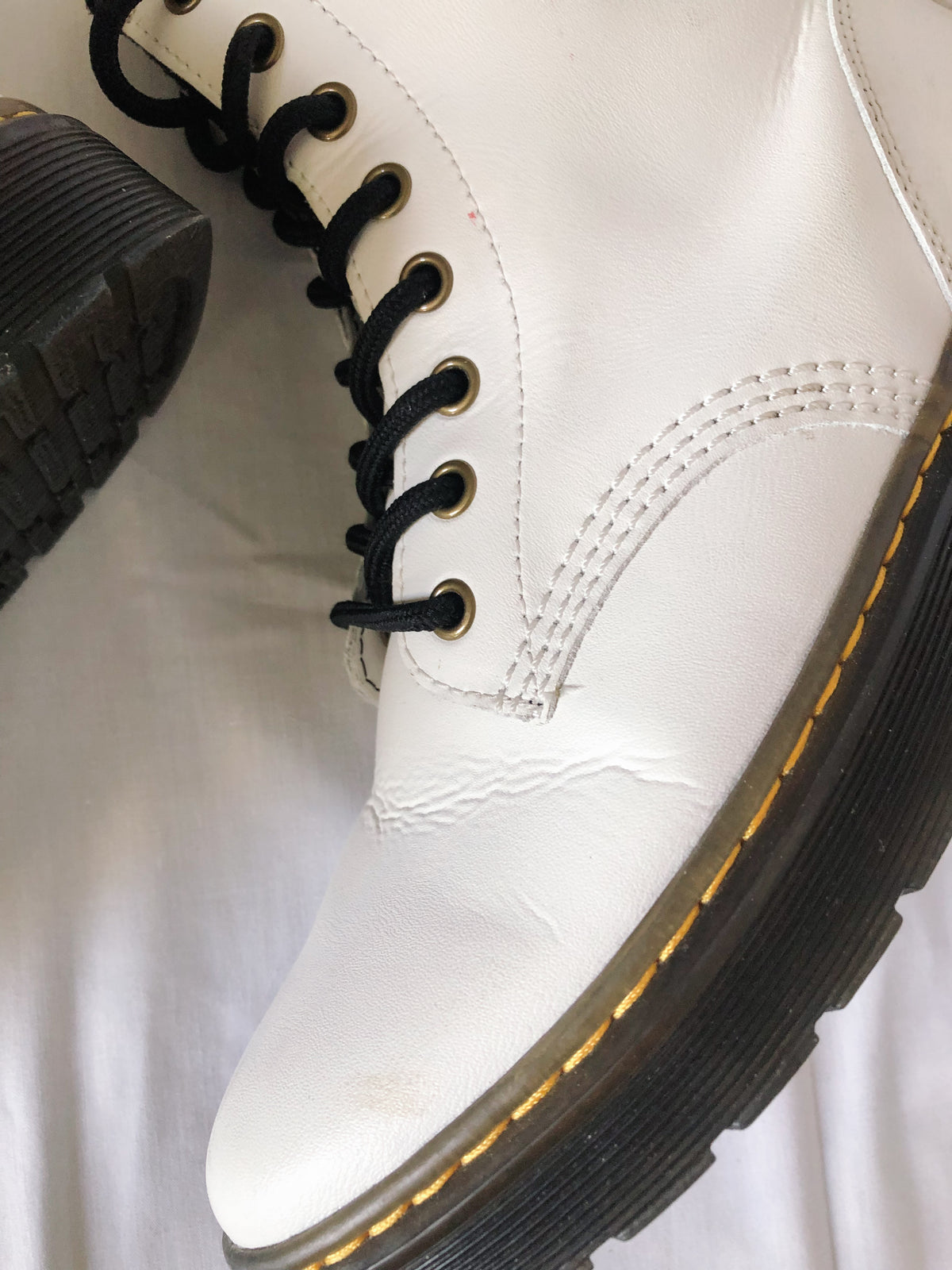 Dr. Martens Zavala White Leather Combat Boots, Men's sz 7 / Women's sz 8