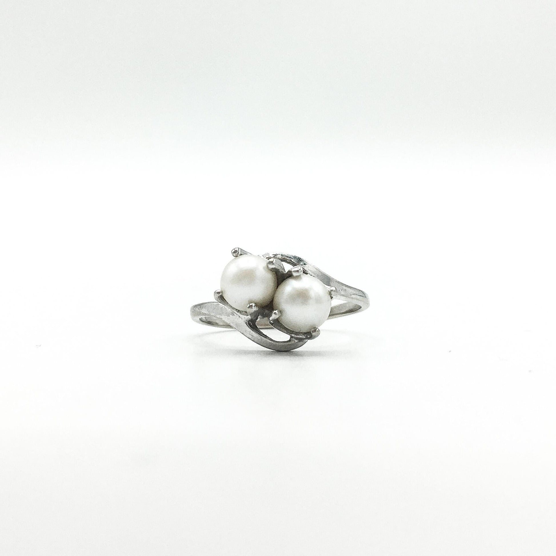Vintage 10K White Gold Twin Pearl Ring, Size 7