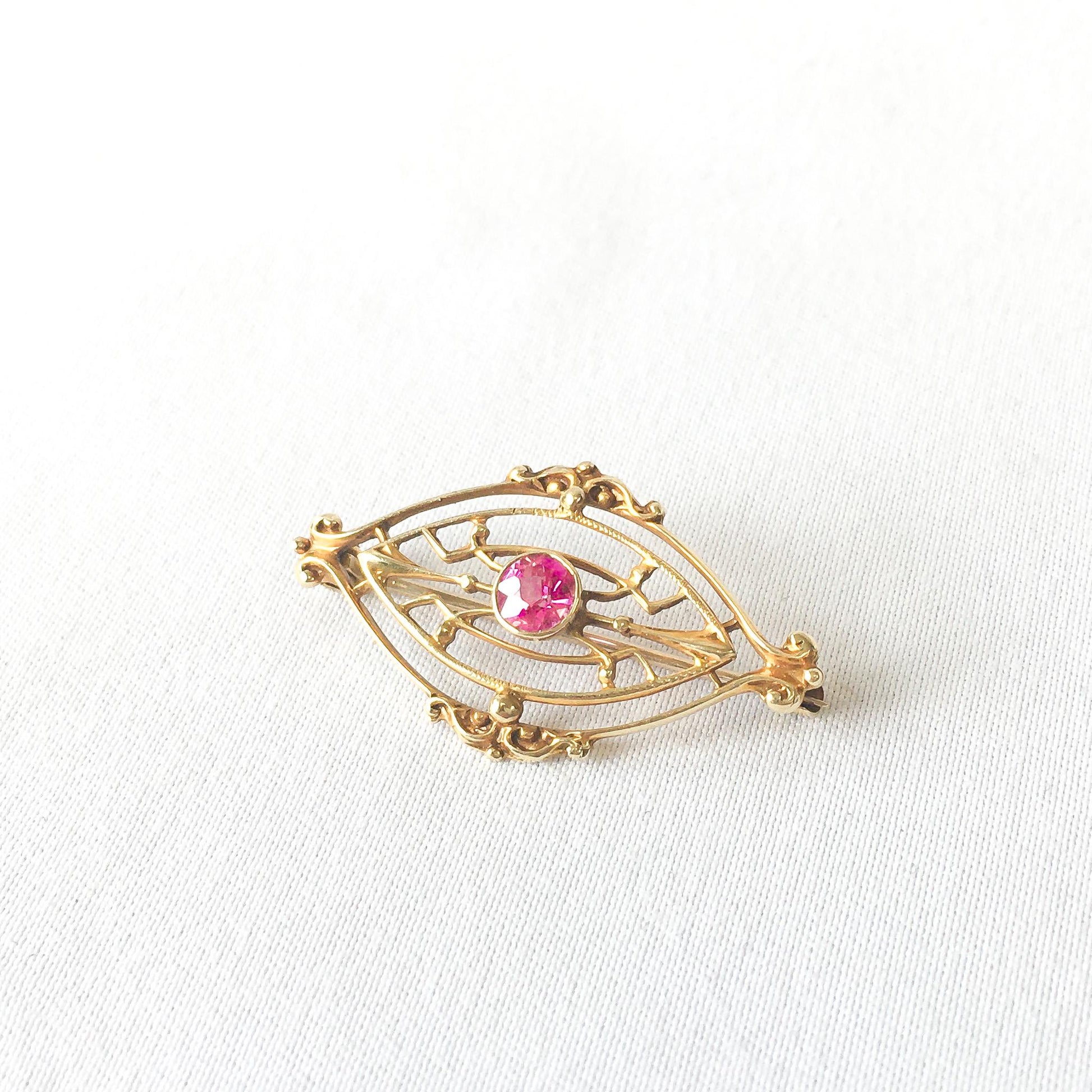 Vintage 14K Gold Pink Ruby Filigree Oval Brooch, Unique Edwardian Victorian Art Deco Style Brooch
