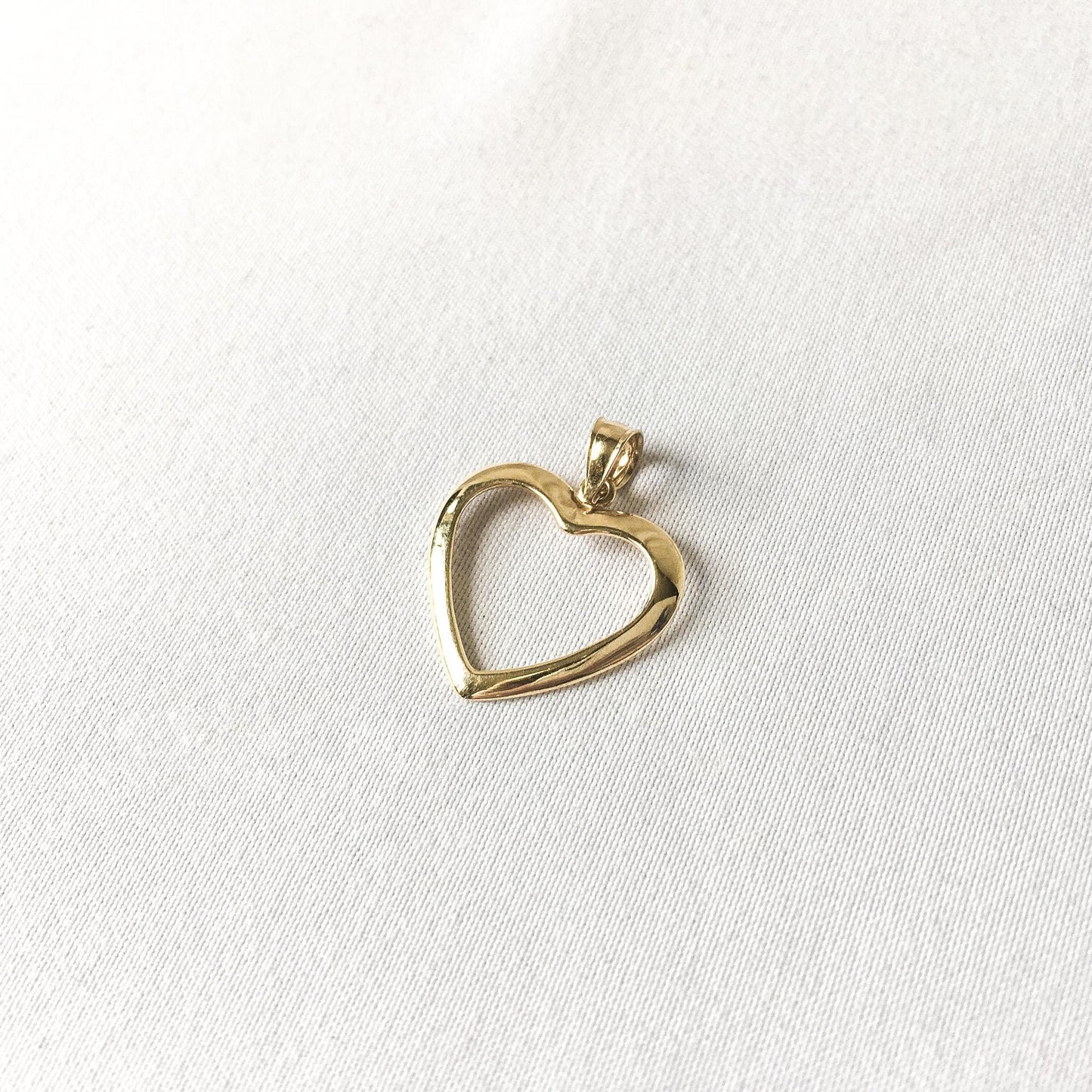 14K OroAmerica Yellow Gold Open Heart Pendant, .75", Lightweight Dainty Simple Everyday Minimalist Pendant