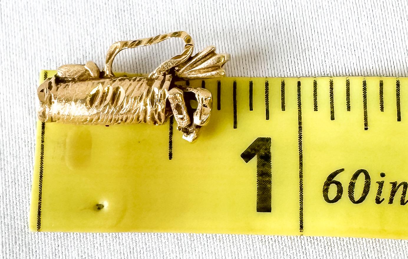 Vintage 14K Yellow Gold Michael Anthony Golf Bag with Clubs Pendant