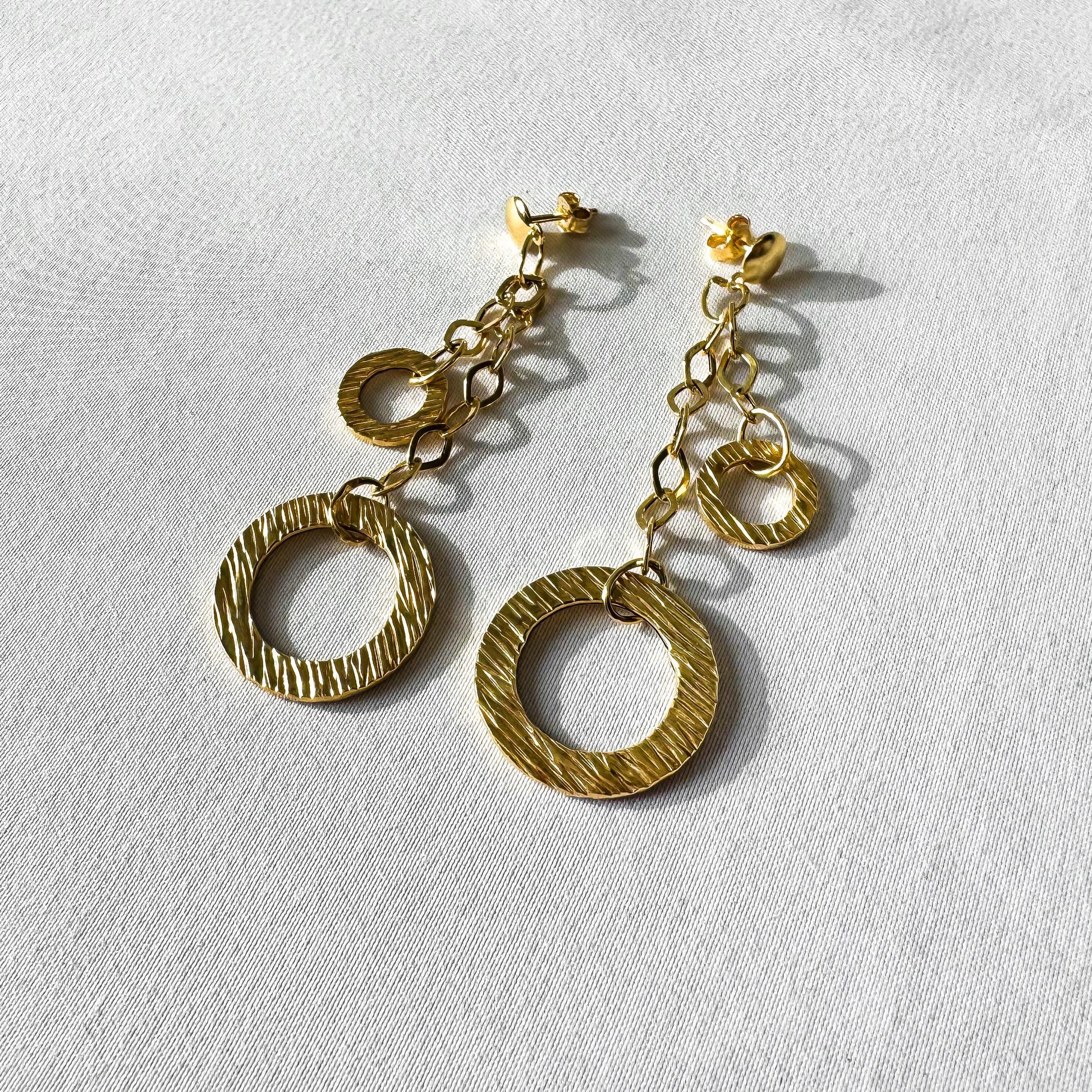 Vintage 14K Italy Yellow Gold Hollow Textured Circle Chain Dangle Stud Earrings, Lightweight Unique Retro Simple Minimalist Earrings