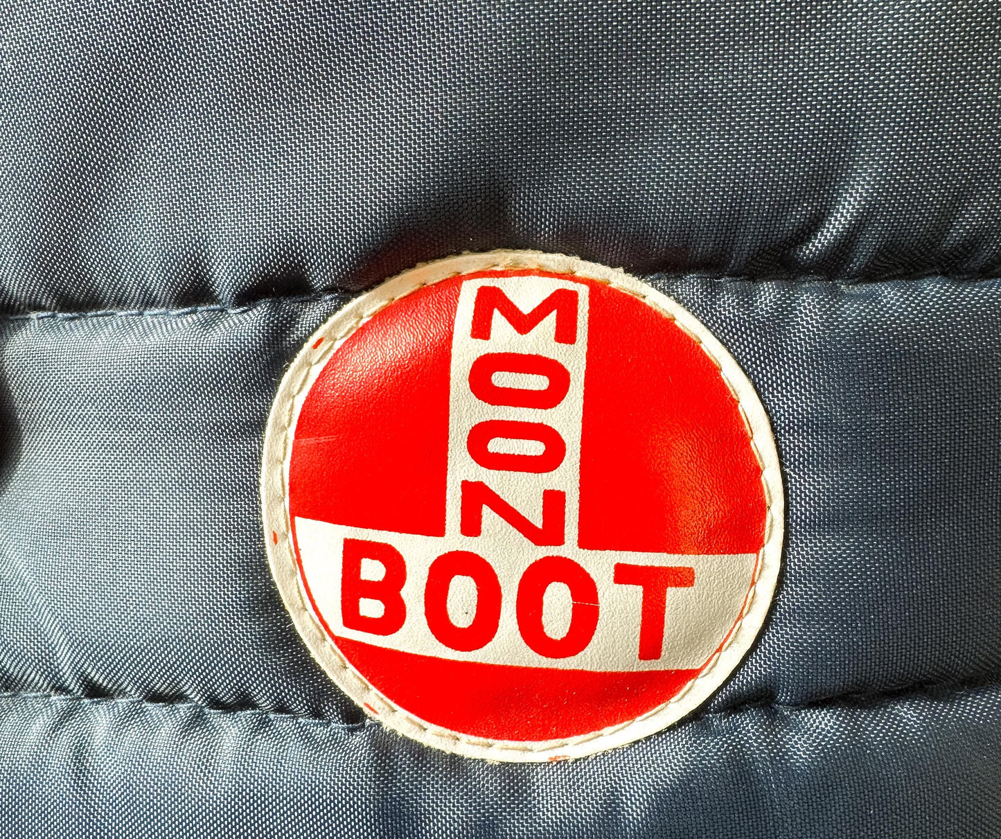 Vintage Navy Blue Moon Boots Platform Snow Ski Boots, Approx. Men's Sz. 10