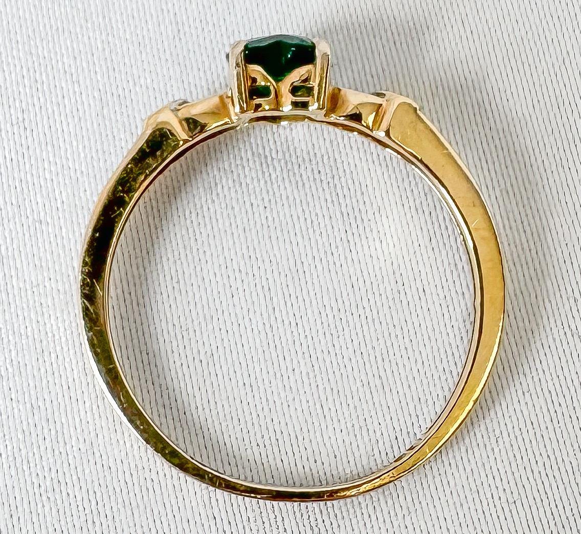 Vintage 10K Yellow Gold Emerald Heart Diamond Ring, Sz. 7, Dainty Simple Minimalist Ring