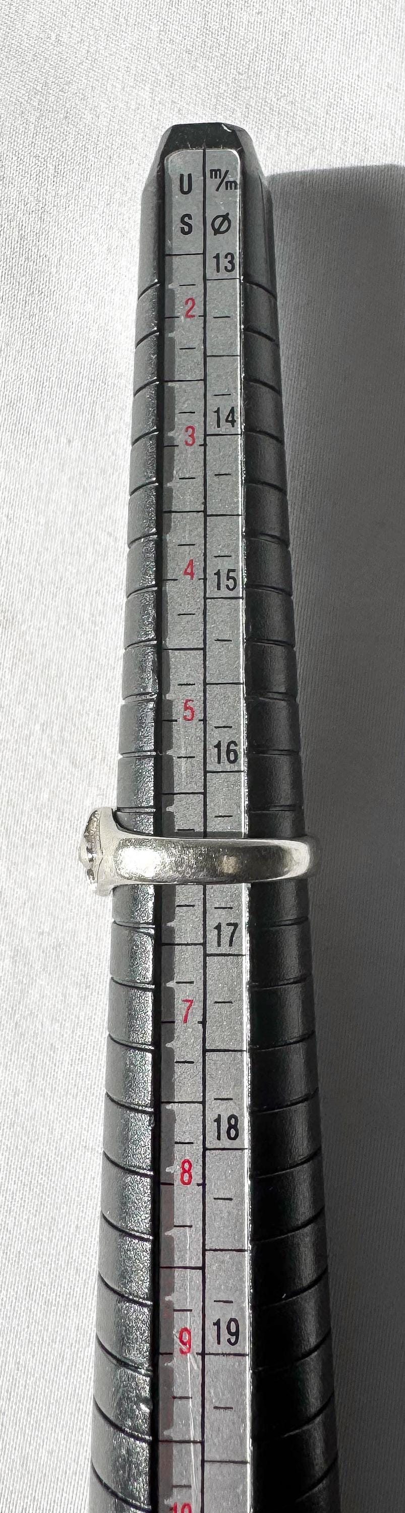 14K White Gold Diamond Round Floral Ring, Sz. 6, Elegant Art Deco Style Ring