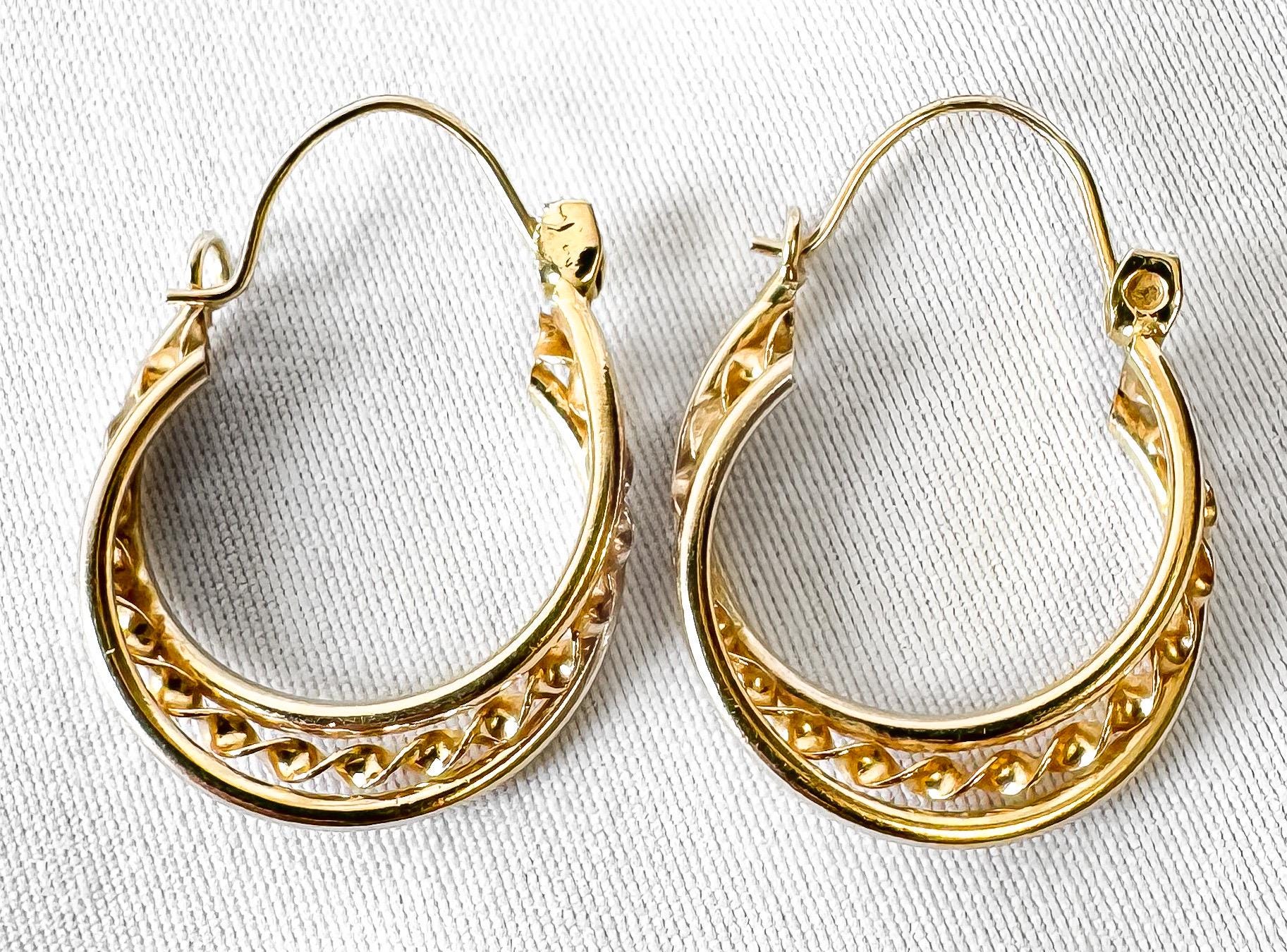 Vintage 10K Yellow Gold Twisted Double Hollow Hoop Earrings, Simple Unique Dainty Minimalist Earrings