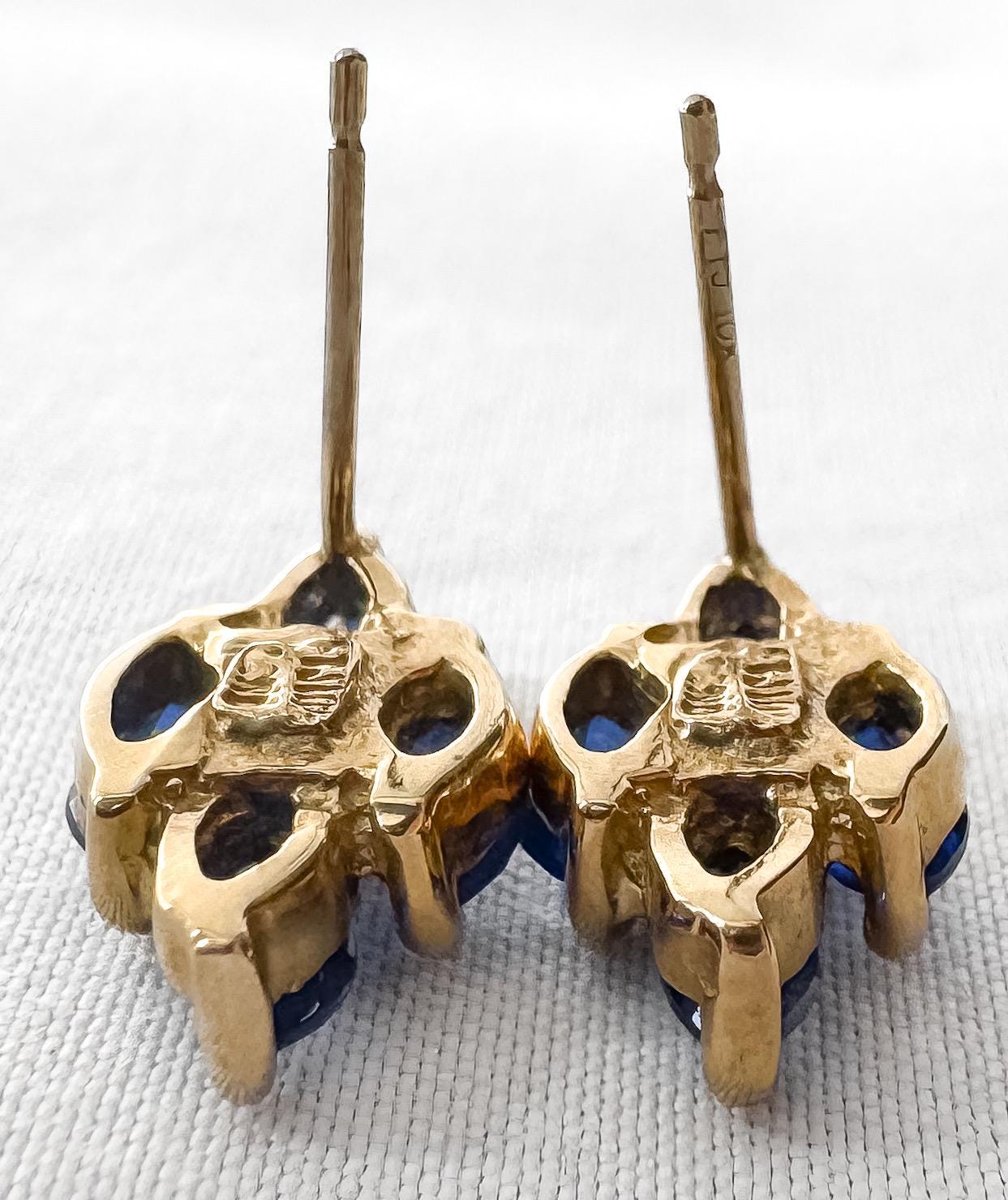 Vintage 10K Yellow Gold Blue Spinel Stone Leaf Studs, Simple Elegant Minimalist Stud Earrings