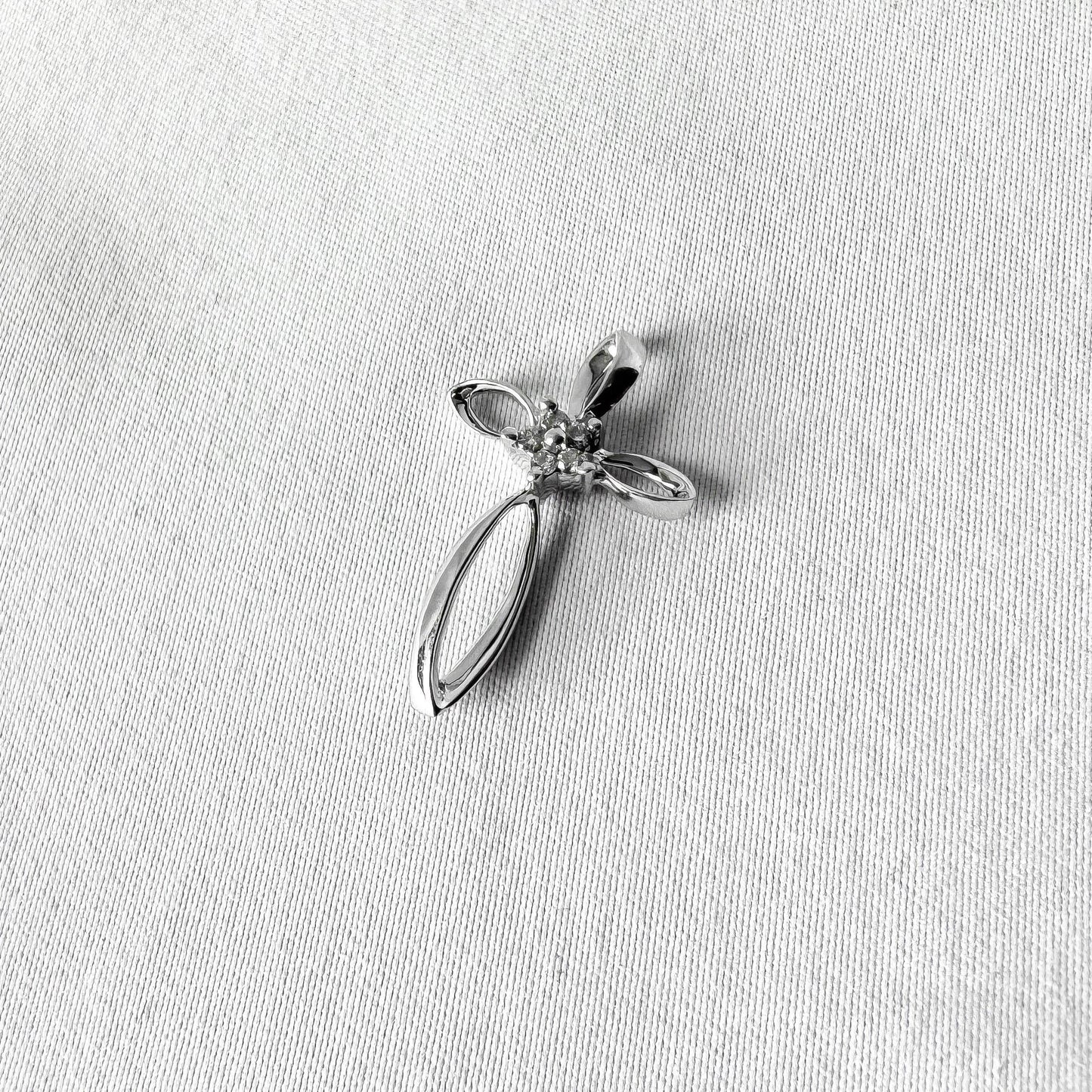 10K White Gold Diamond Cluster Flower Cross Pendant, Roughly 1 Inch, Simple Dainty Everyday Elegant Christian Necklace