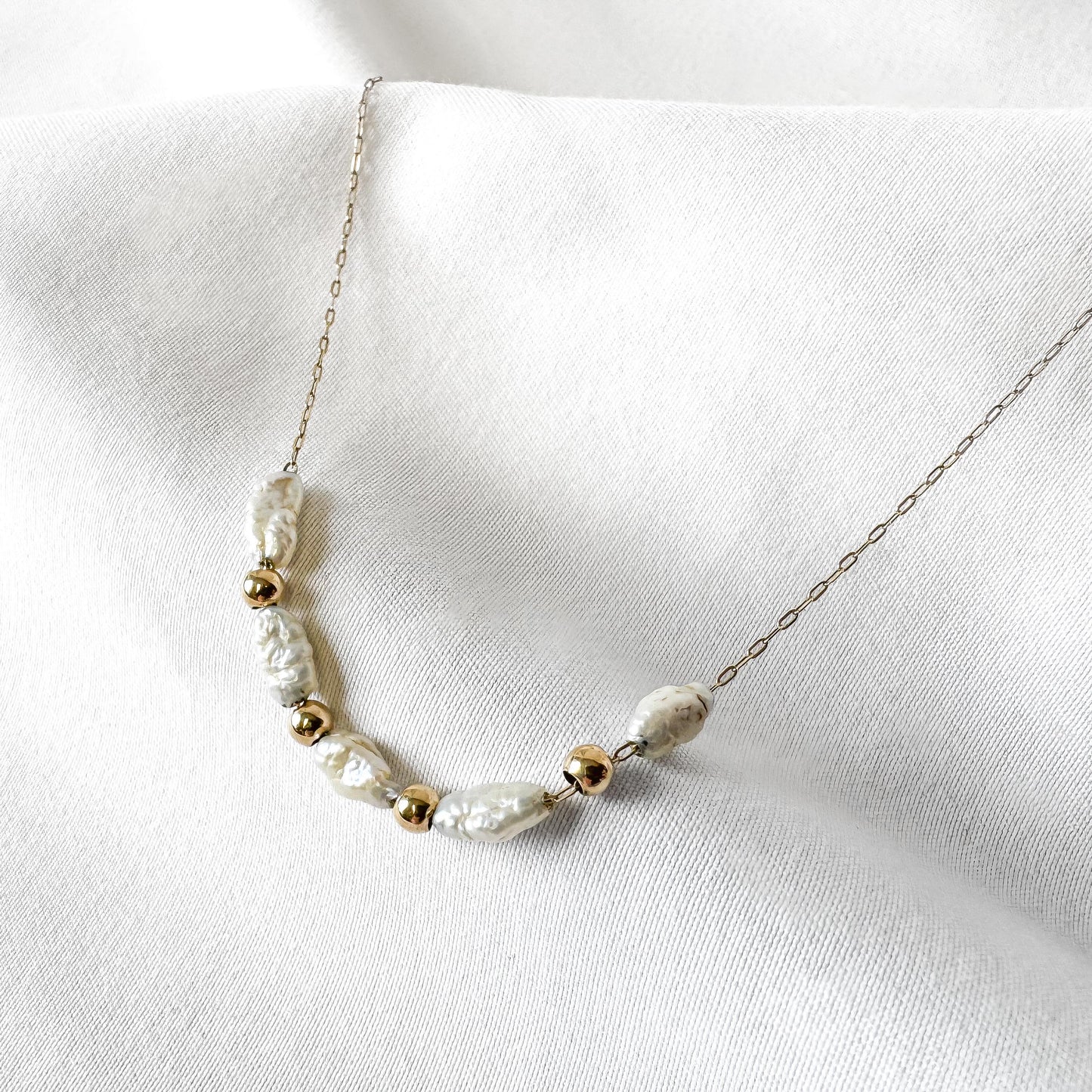 Vintage 14K Yellow Gold Baroque Freshwater Pearl Round Bead Choker Necklace Roughly 15" Dainty Lightweight Beachy Coastal Layering Necklace