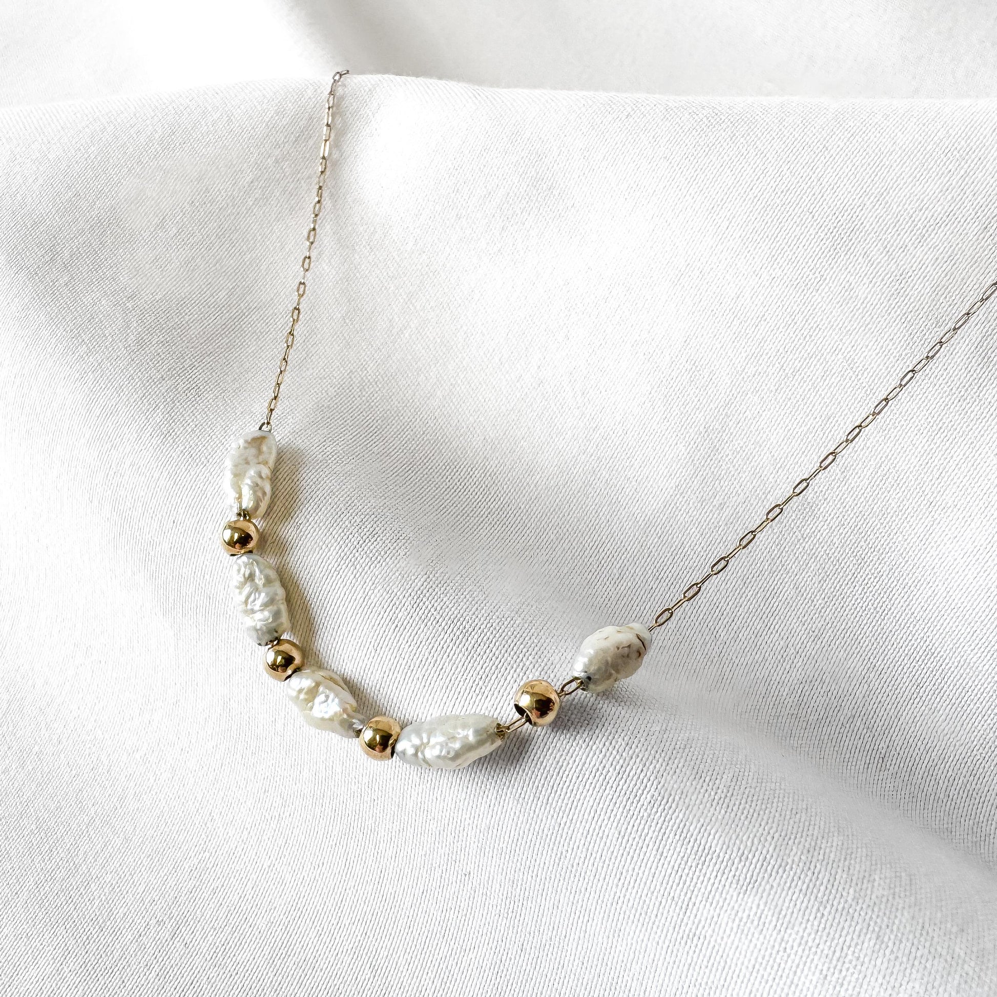Vintage 14K Yellow Gold Baroque Freshwater Pearl Round Bead Choker Necklace Roughly 15" Dainty Lightweight Beachy Coastal Layering Necklace