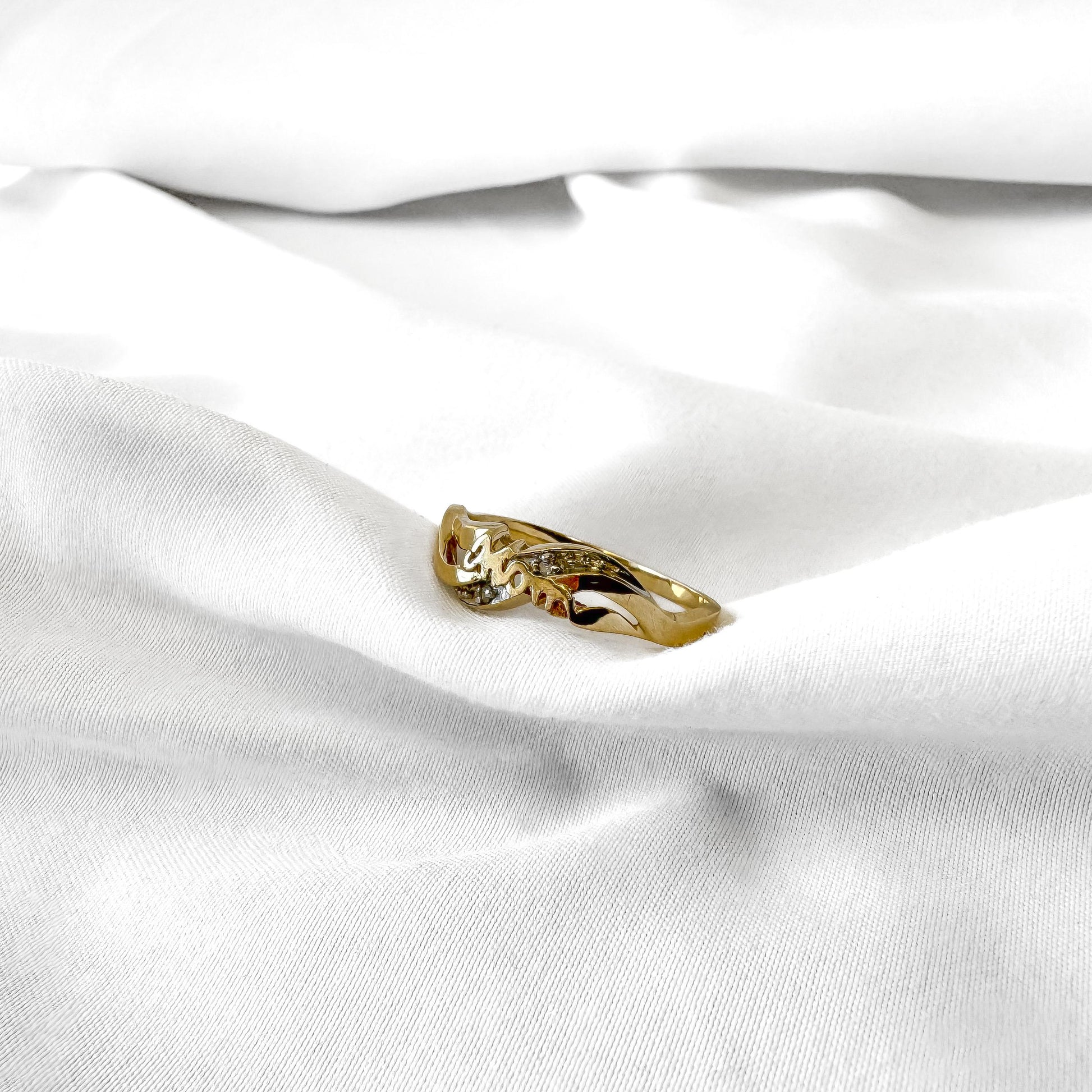 Vintage 10K Yellow Gold "Mom" Monogram Diamond Accent Ring, Sz. 9.75/10