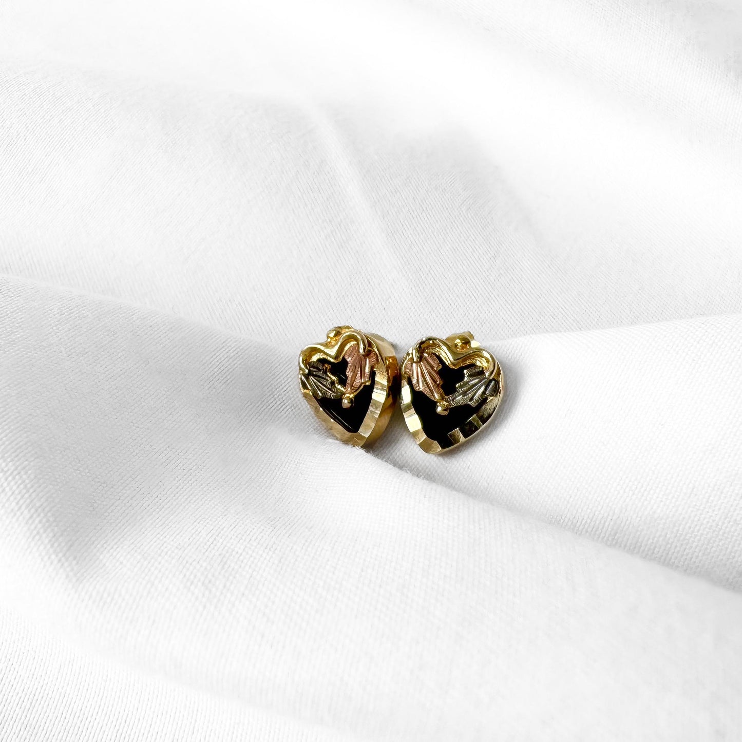 Vintage 10K Black Hills Gold Onyx Leaf Heart Gold Frame Stud Earrings