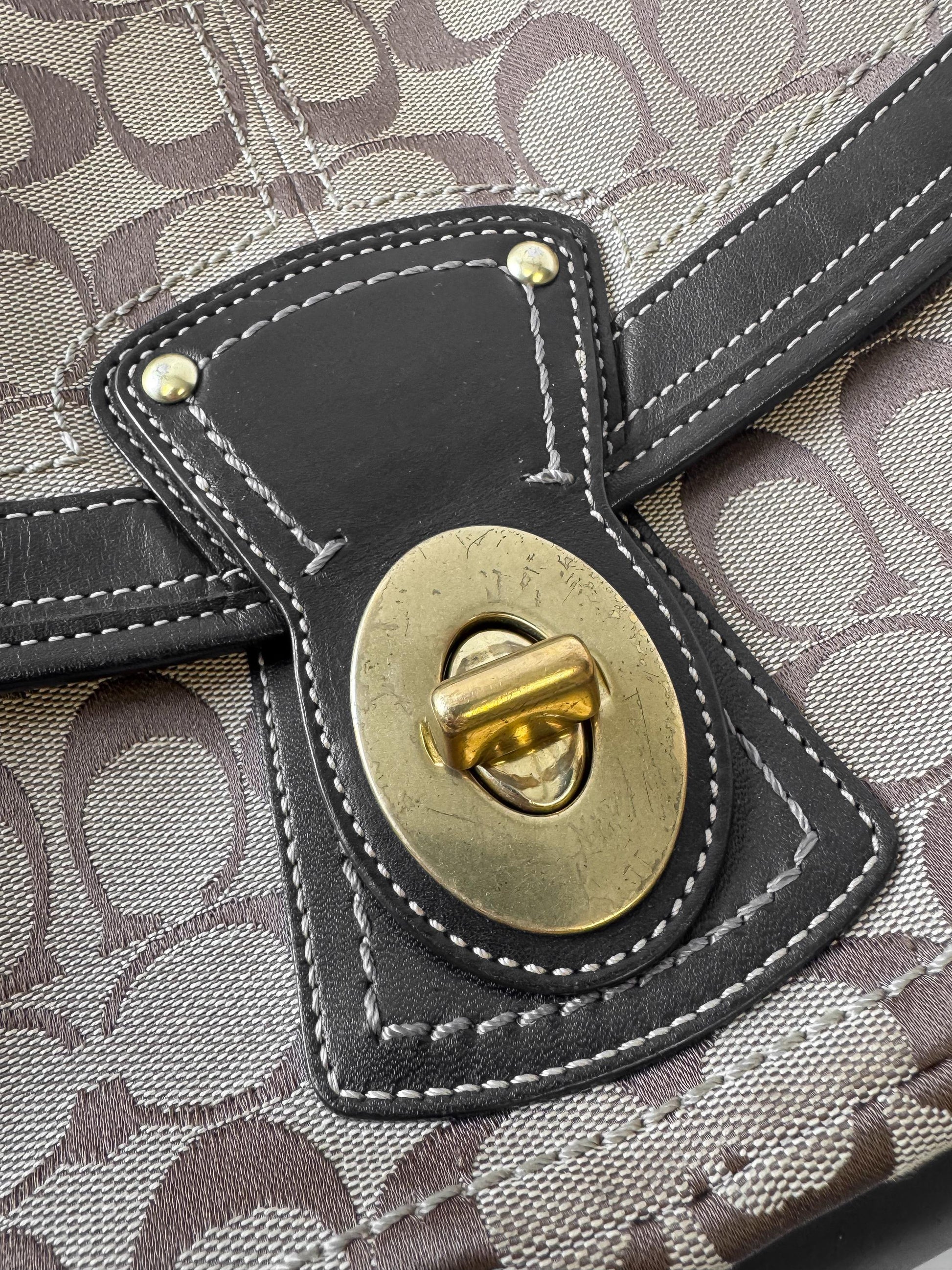 Y2K 00s Vintage Coach Ali Legacy Turnlock Beige Khaki Black Shoulder Bag, Style 12857