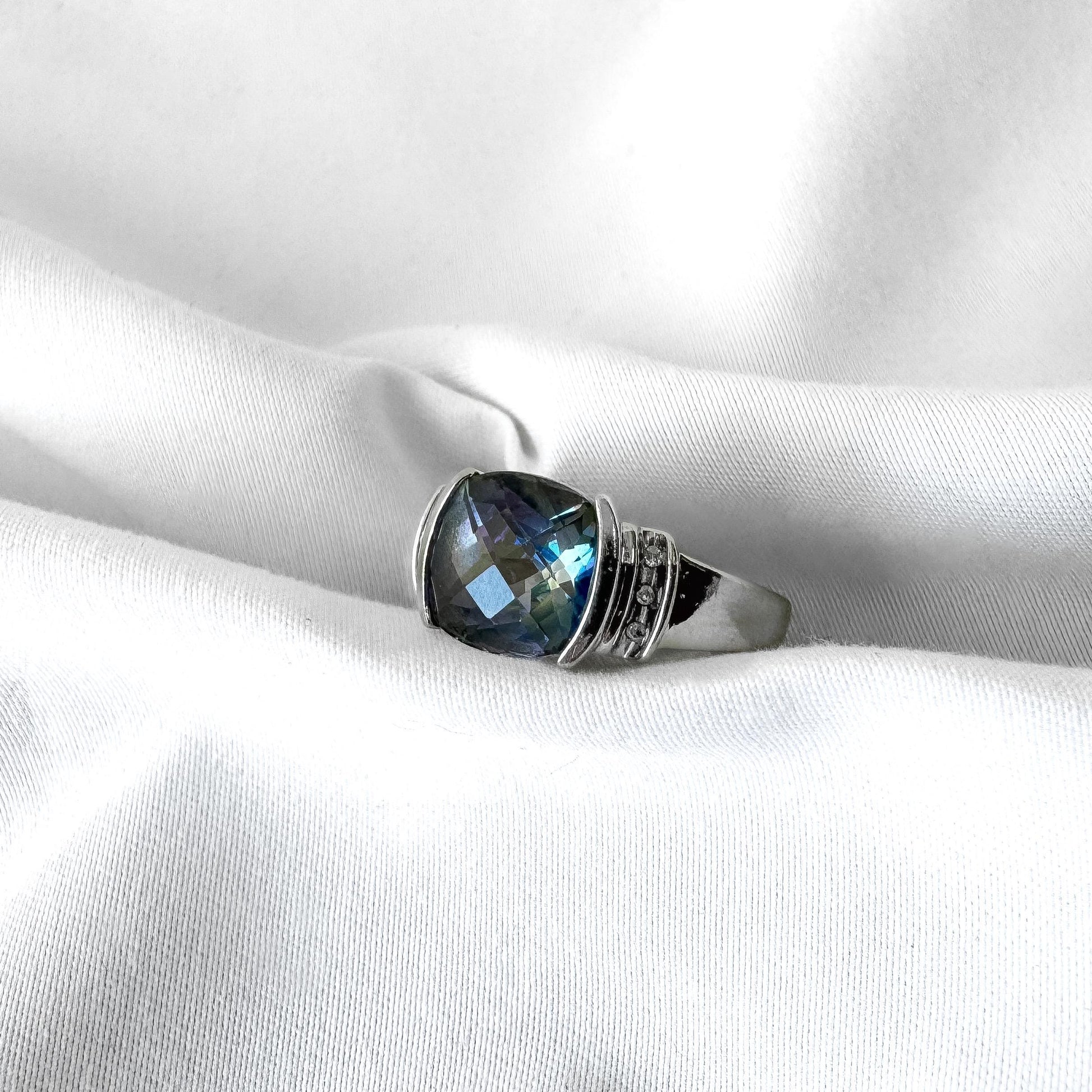 10K White Gold Blue Mystic Sapphire Diamond Accent Ring, Sz. 6