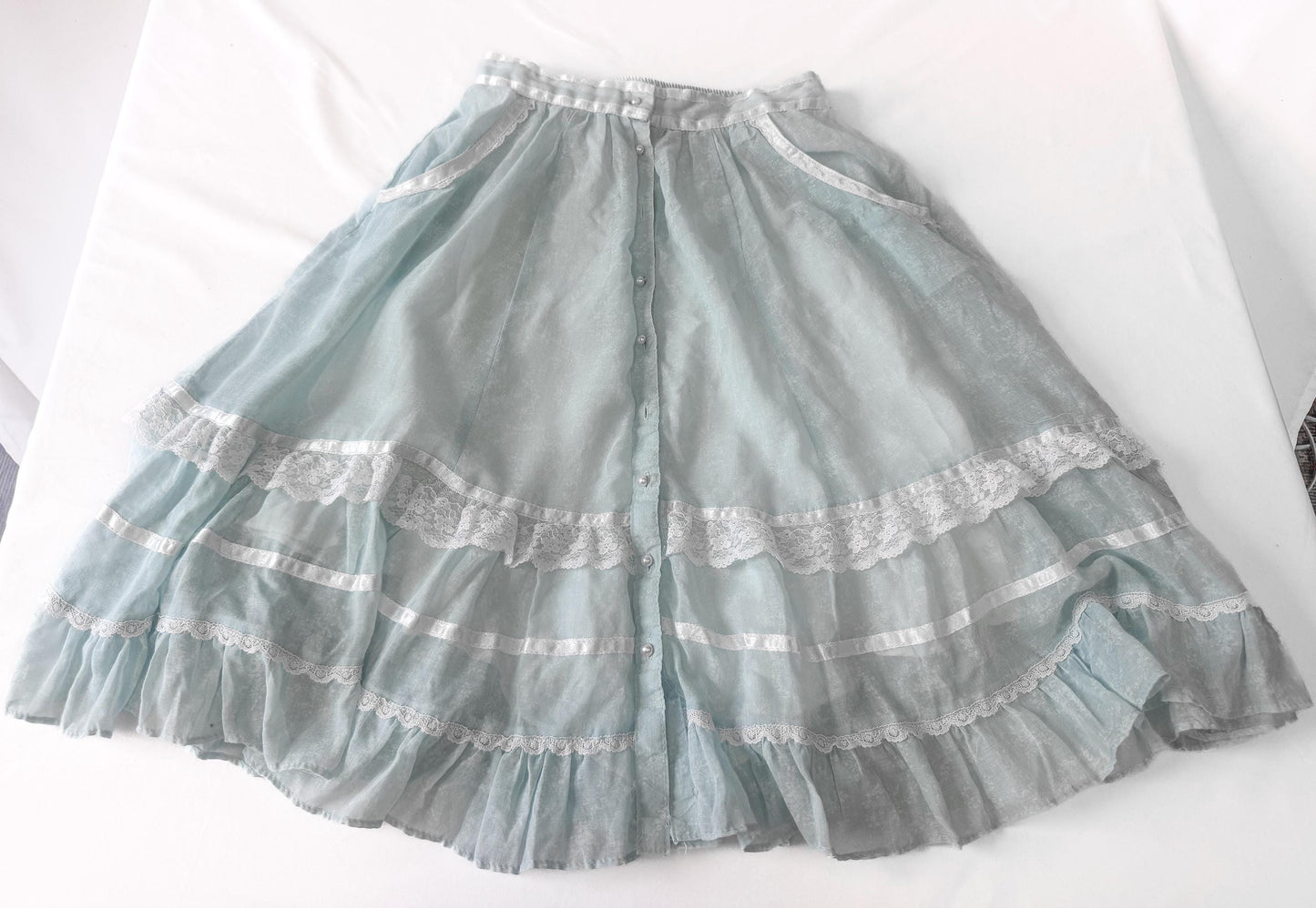 Vintage 70s Gunne Sax Baby Blue Lace Button Skirt, Approx. Size 2/4, 26" Waist, Vintage Cottage Core Coquette Prairie Style Skirt