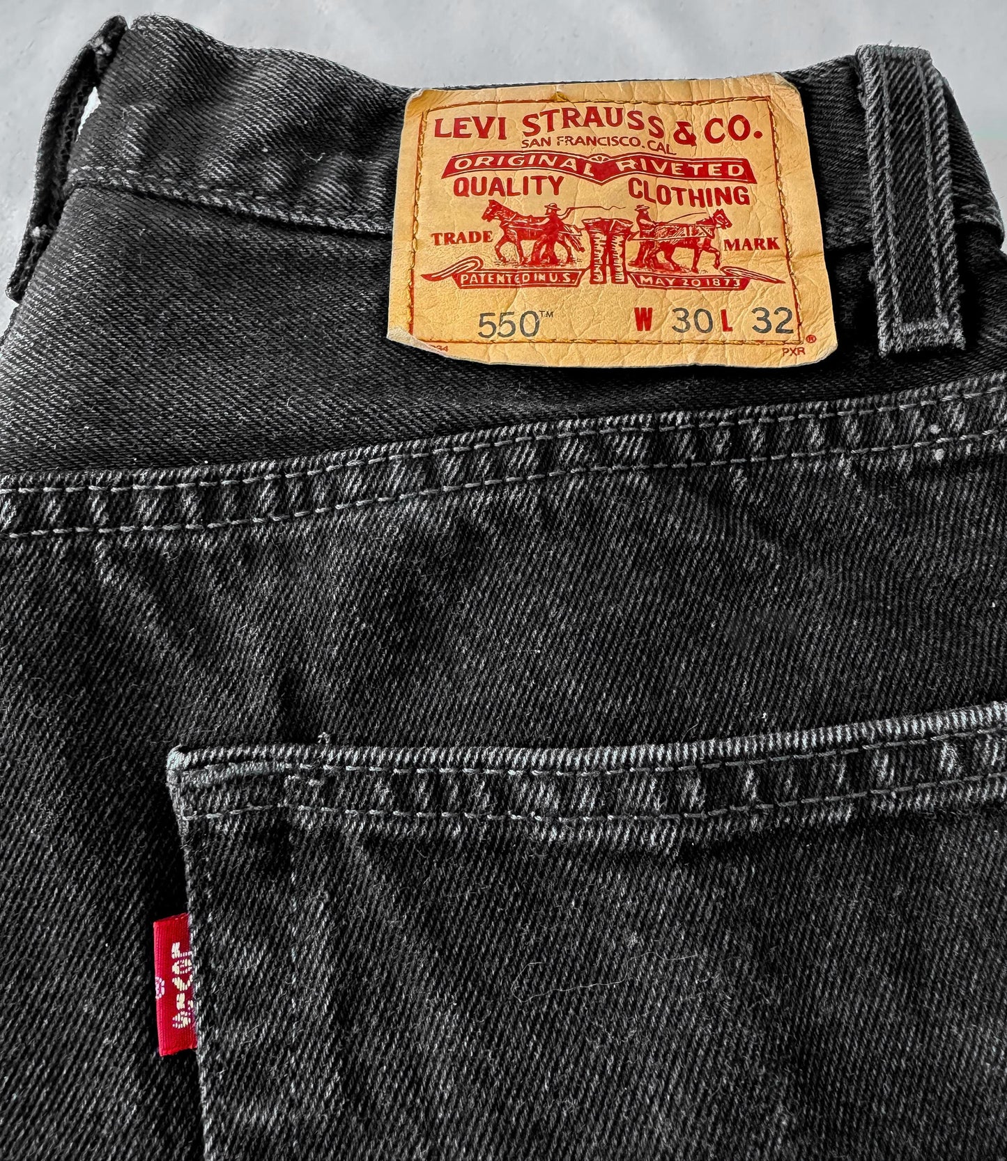 Vintage Levis 550 Black Relaxed Fit Straight Leg Unisex Jeans, Sz. 29" x 31"