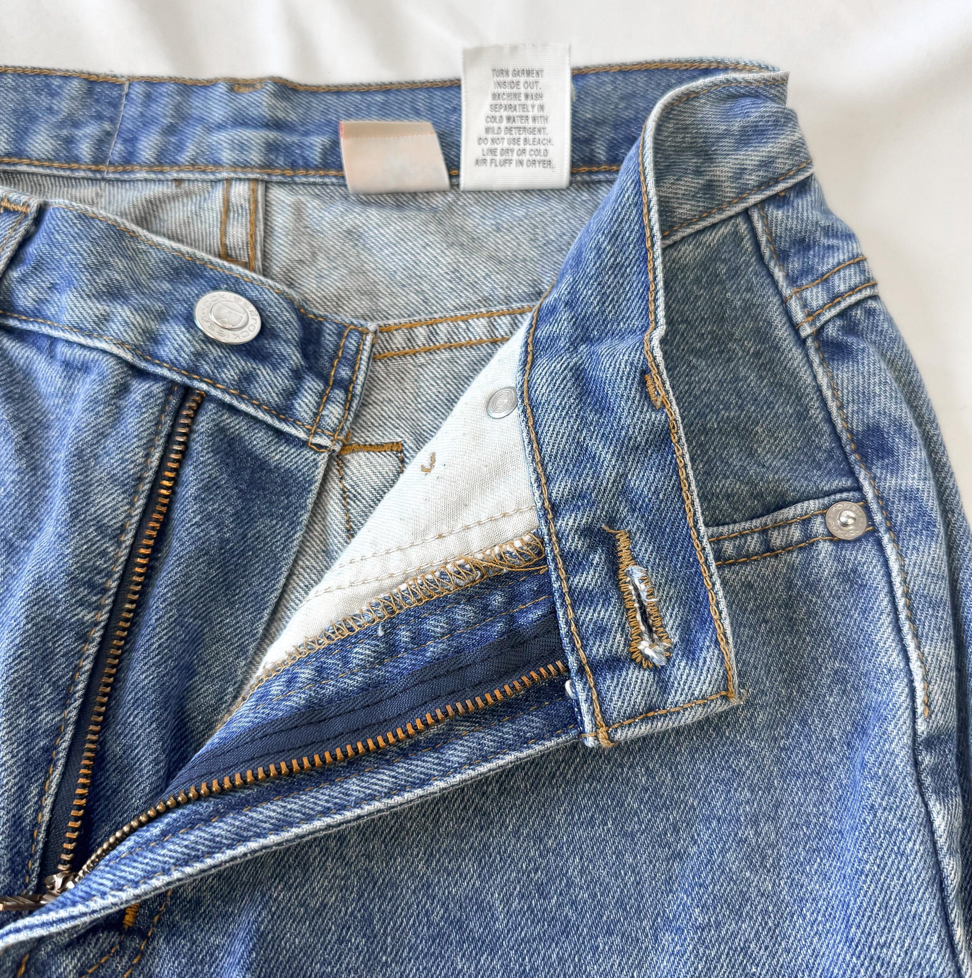 Vintage Rockies Medium Wash Mid Rise Tapered Mom Jeans, Sz. 28" x 34", Vintage Western Jeans