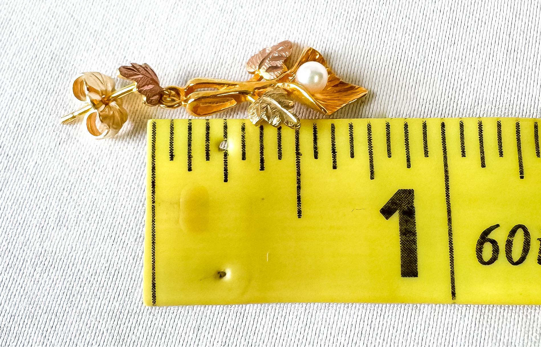 Vintage 10K Landstrom's Black Hills Gold Tri Color Lily Floral Leaf Pearl Dangle Earrings