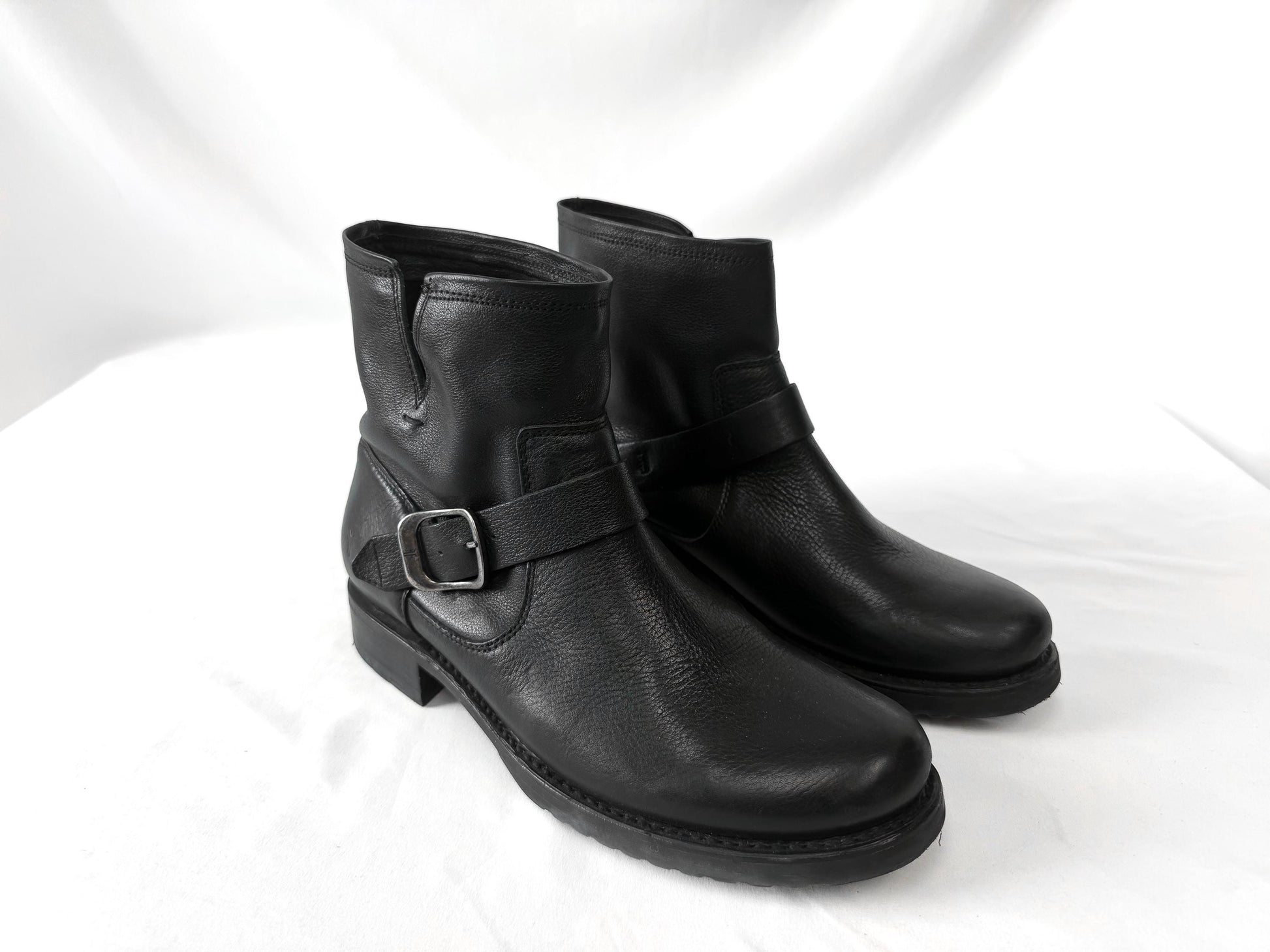 Vintage Style Frye Veronica Flex Black Leather Ankle Booties, Women's Sz. 10B
