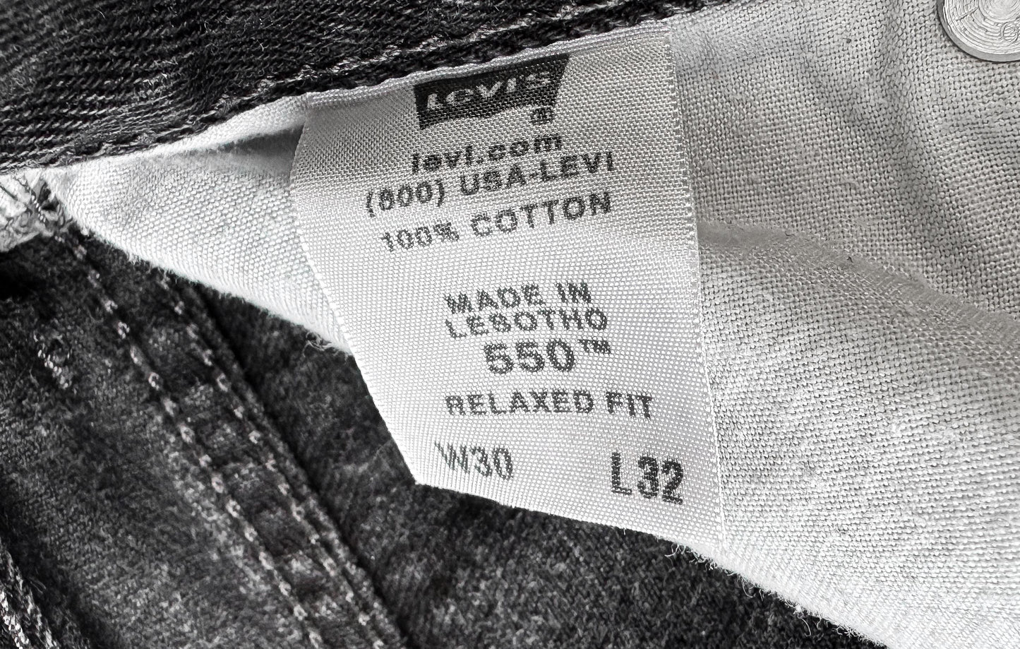 Vintage Levis 550 Black Relaxed Fit Straight Leg Unisex Jeans, Sz. 29" x 31"