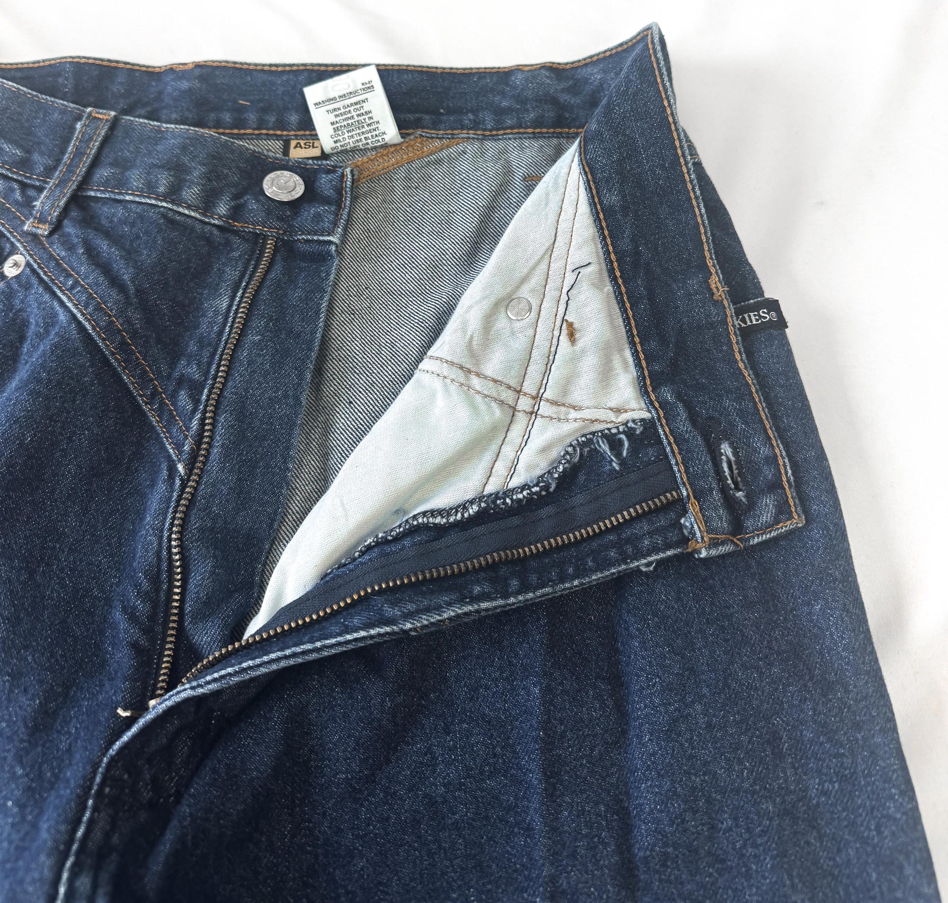 Vintage Rockies Dark Wash High Rise Tapered Jeans, Sz. 33" x 37", Vintage Western Jeans