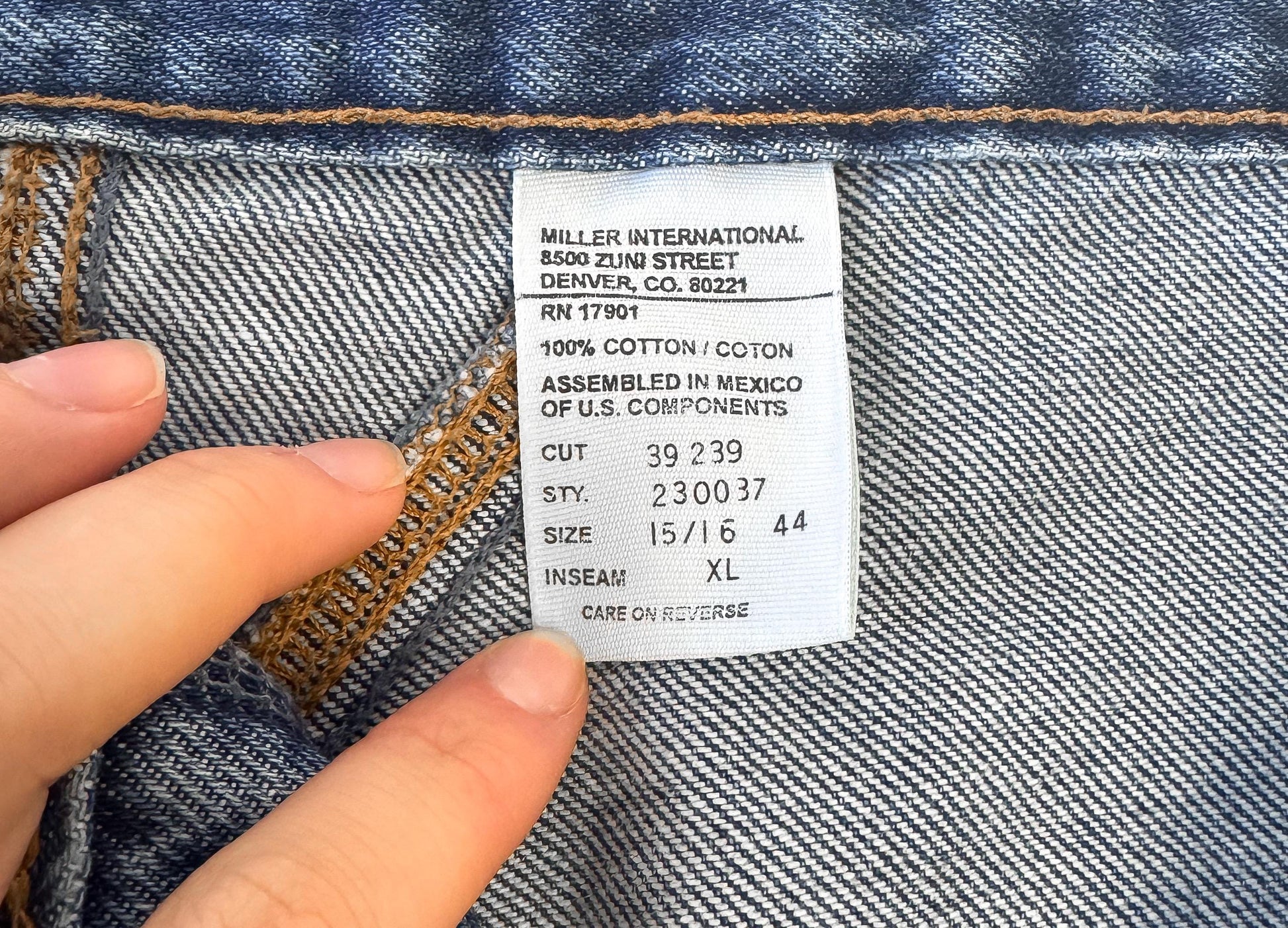 Vintage Rockies Medium Wash High Rise Tapered Jeans, Sz. 31" x 36", Vintage Western Jeans