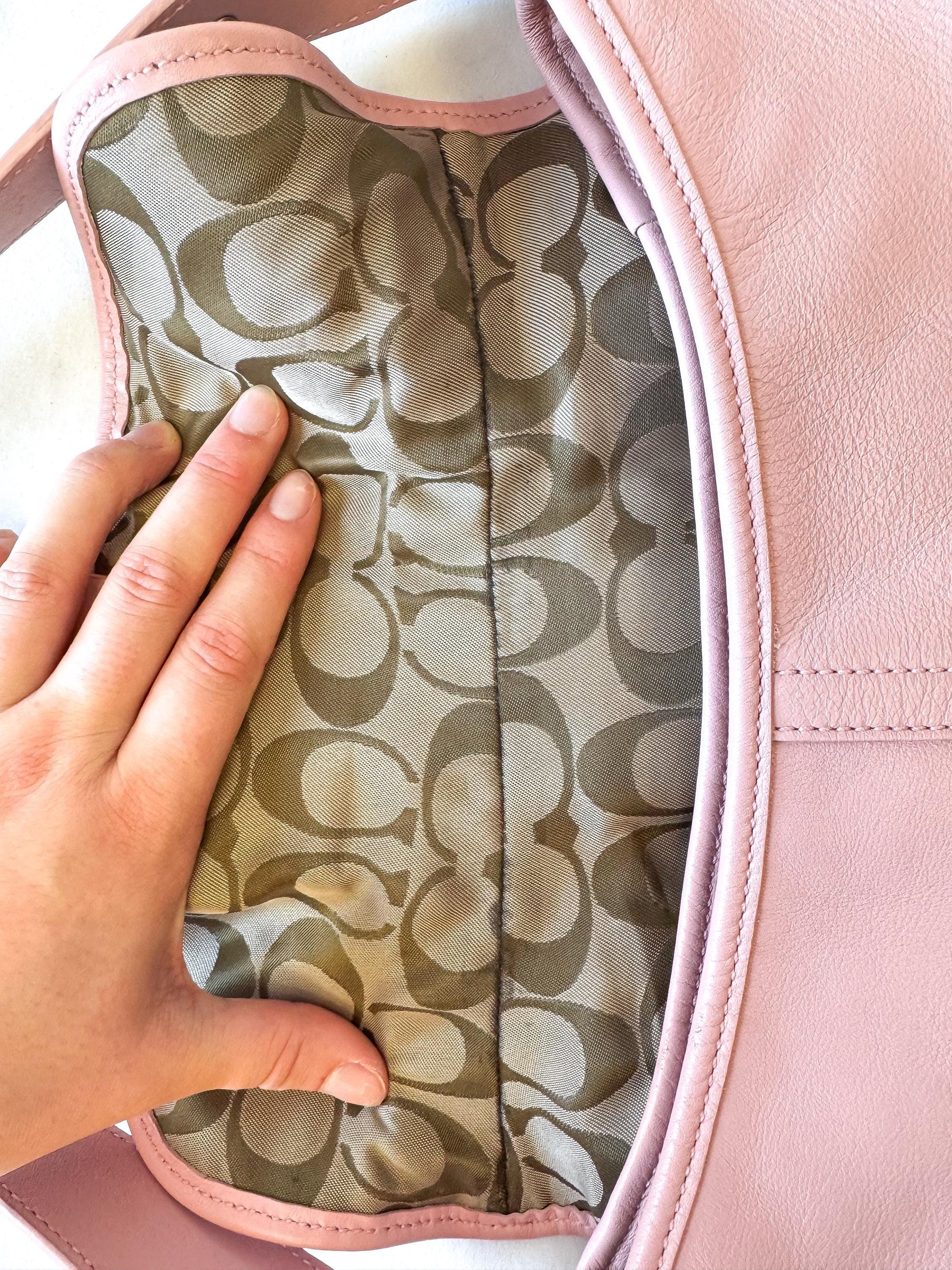 Vintage Y2K Coach Soho Medium Baby Pink Leather Shoulder Bag, Style 9248, 00s Rare Collectors Coach Purse