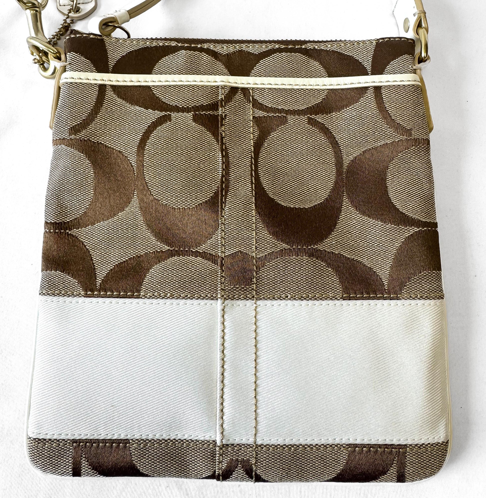 Y2K Coach Signature Kitt Beige Off-White Cream Canvas Messenger Crossbody Bag, Style 10129