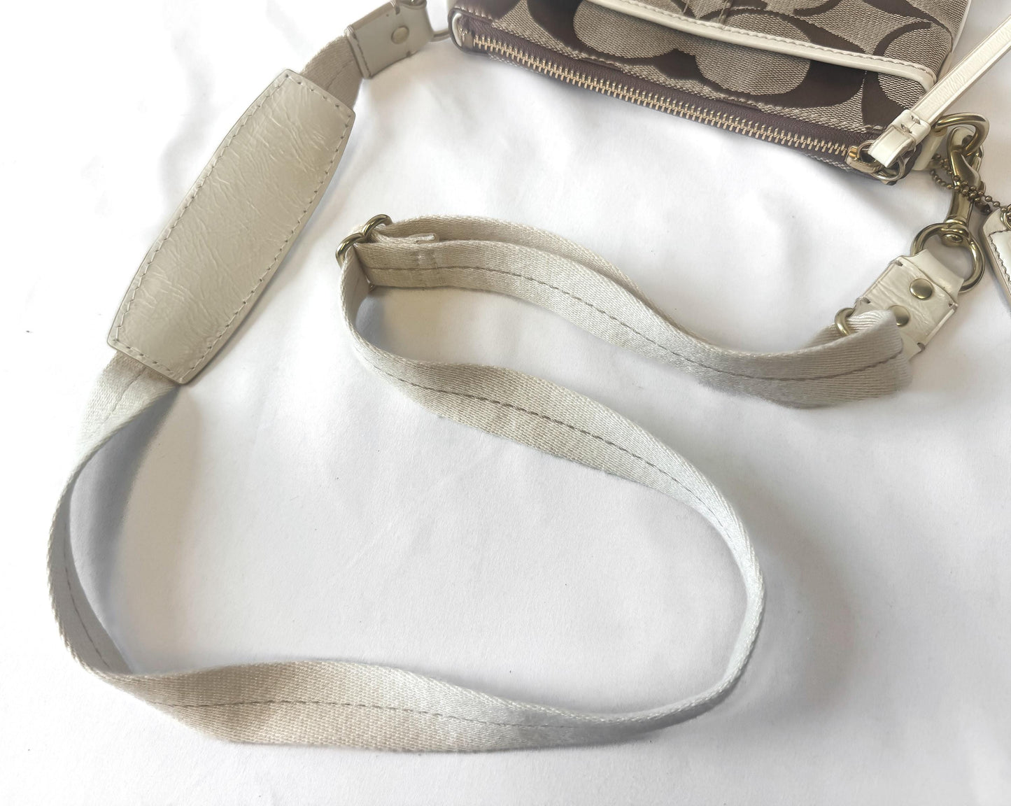 Y2K Coach Signature Kitt Beige Off-White Cream Canvas Messenger Crossbody Bag, Style 10129