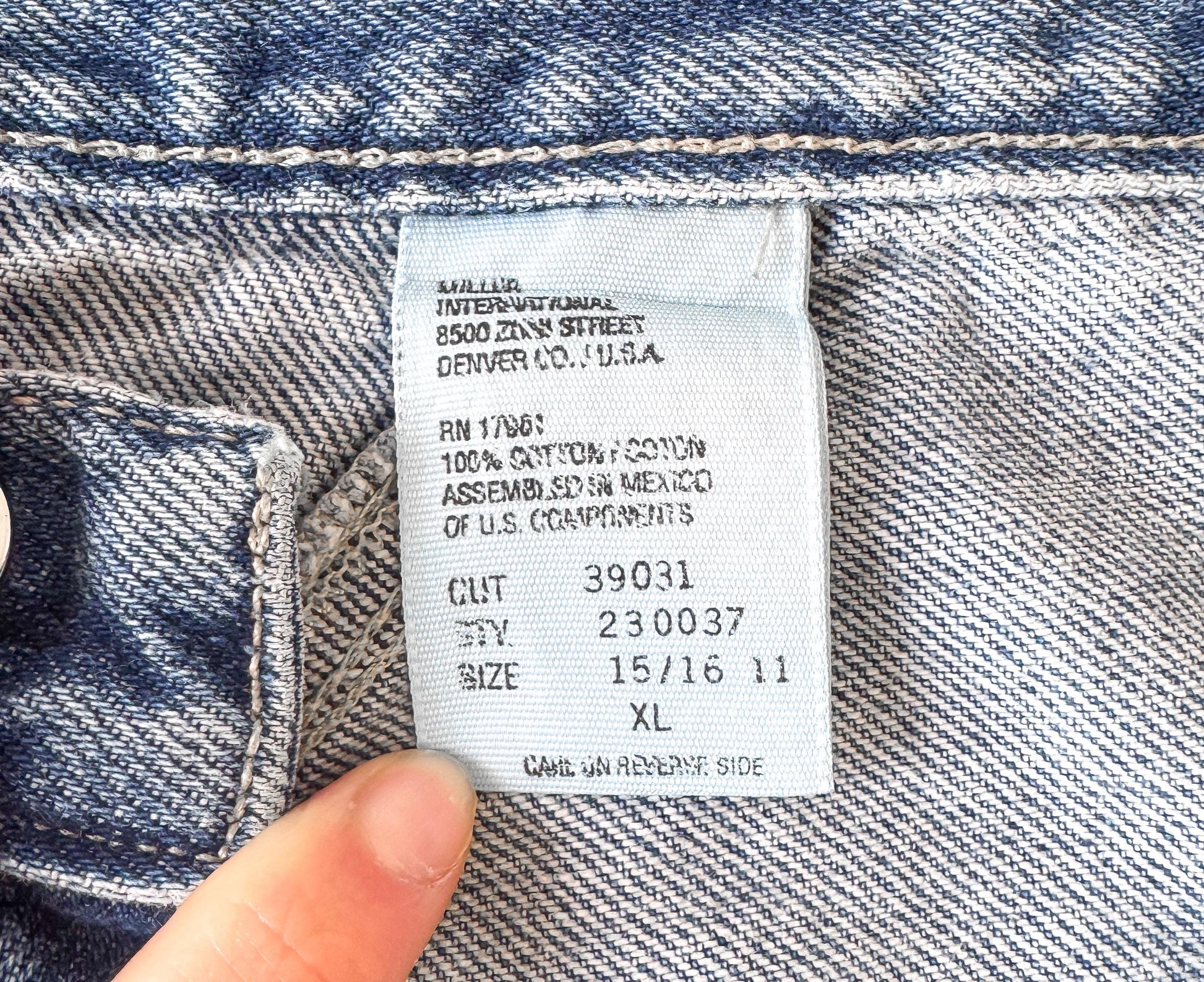 Vintage Rockies Light Wash High Rise Tapered Jeans, Sz. 32" x 36", Vintage Western Jeans