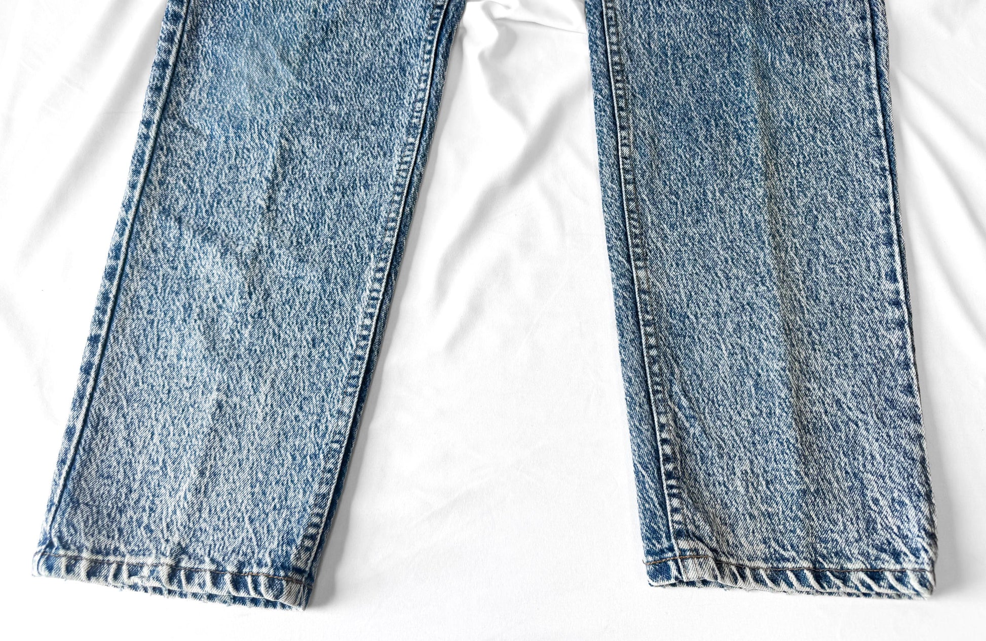 Vintage Lee Riveted Light Acid Wash Tapered High Rise Unisex Jeans, Men's Sz. 32" x 31"