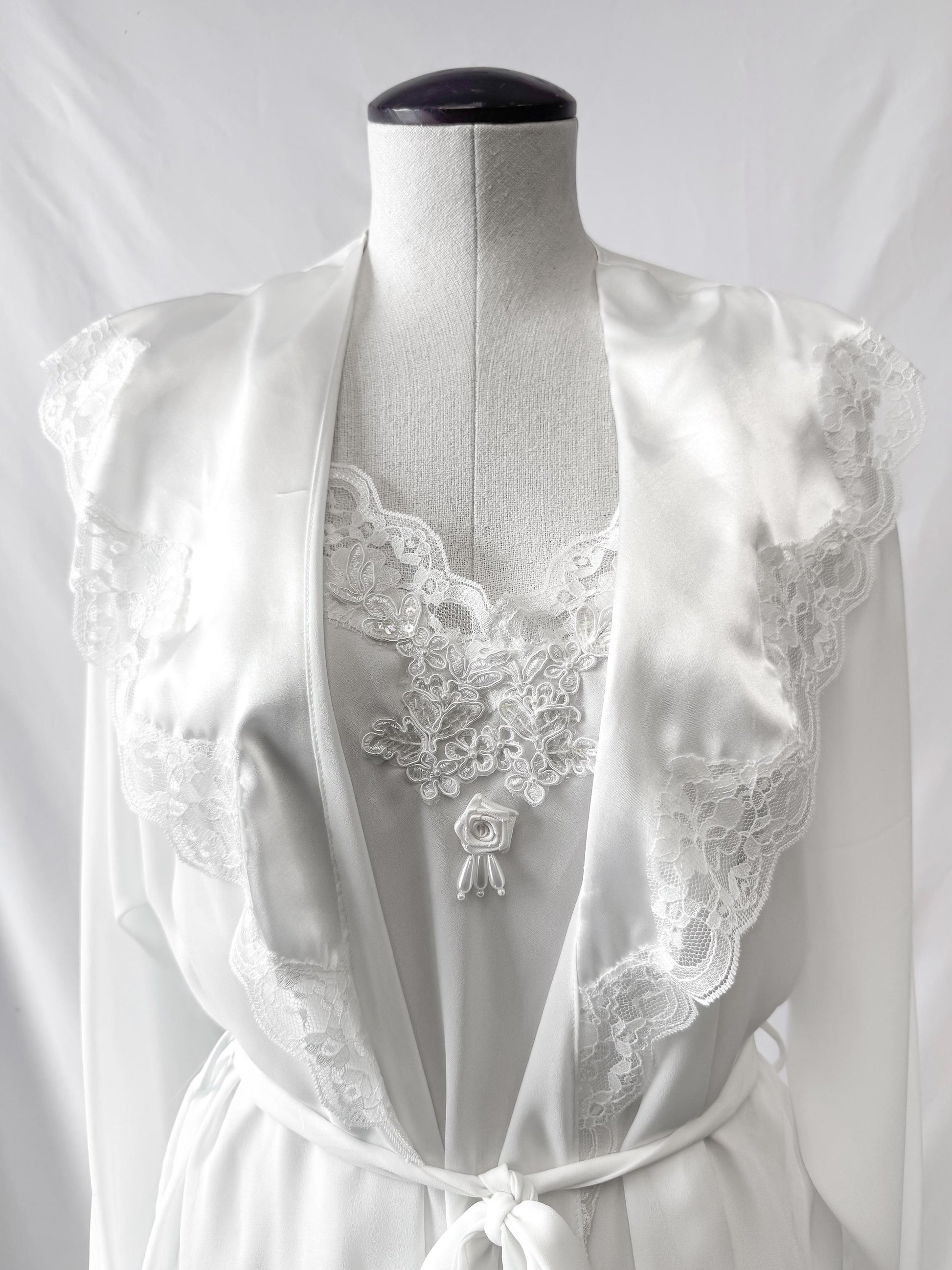Deadstock Vintage White Lace Pearl Floral Accent Robe Slip Dress Set, Sz. S/M, Vintage Bridal Bachelorette Lingiere Peignoir Set