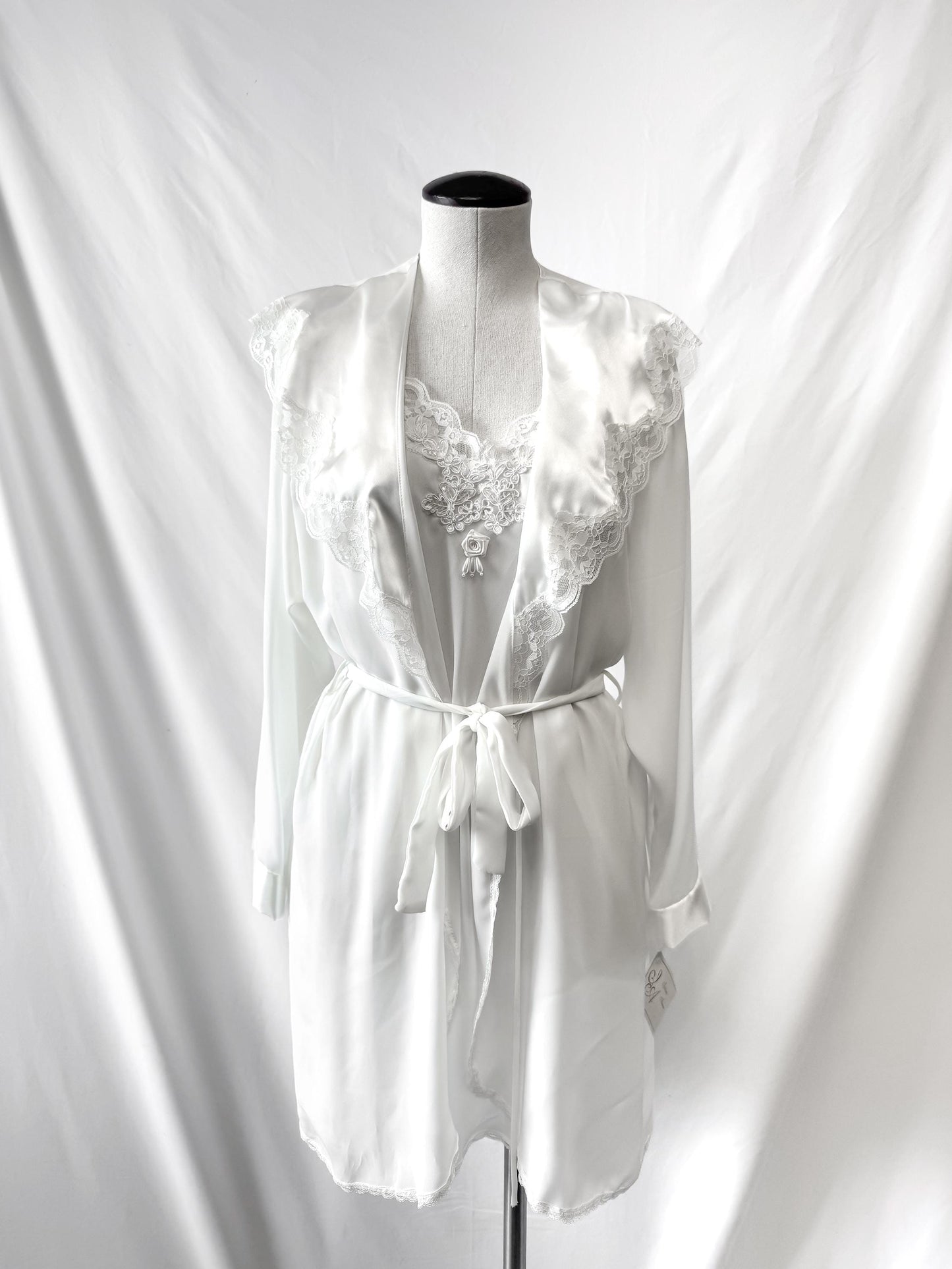 Deadstock Vintage White Lace Pearl Floral Accent Robe Slip Dress Set, Sz. S/M, Vintage Bridal Bachelorette Lingiere Peignoir Set