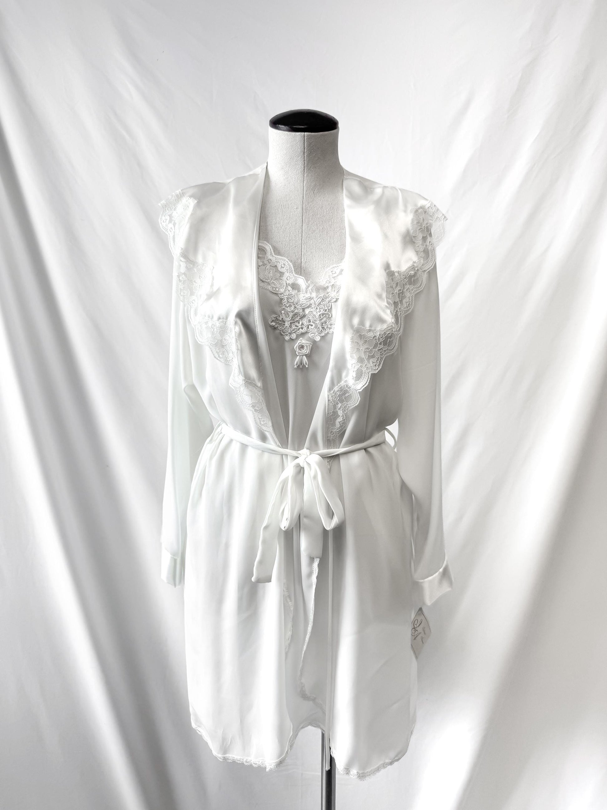 Deadstock Vintage White Lace Pearl Floral Accent Robe Slip Dress Set, Sz. S/M, Vintage Bridal Bachelorette Lingiere Peignoir Set