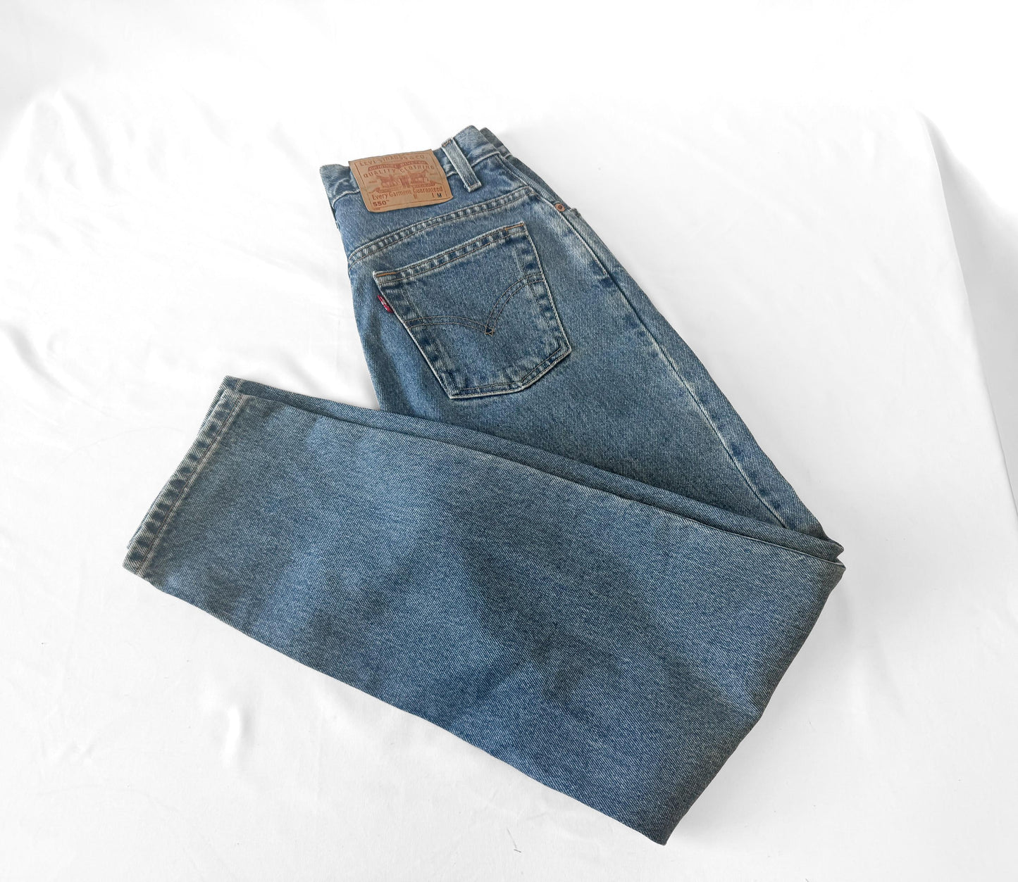 Vintage Levi's 550 Medium Wash High Rise Tapered Mom Jeans, Women's Sz. 28" x 30"