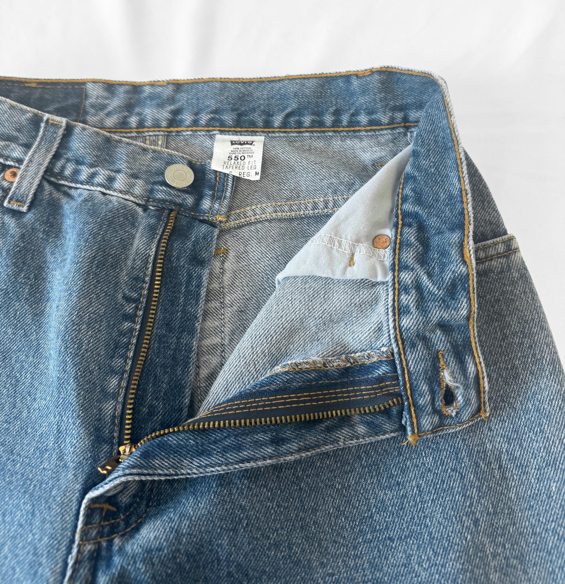 Vintage Levi's 550 Medium Wash High Rise Tapered Mom Jeans, Women's Sz. 28" x 30"