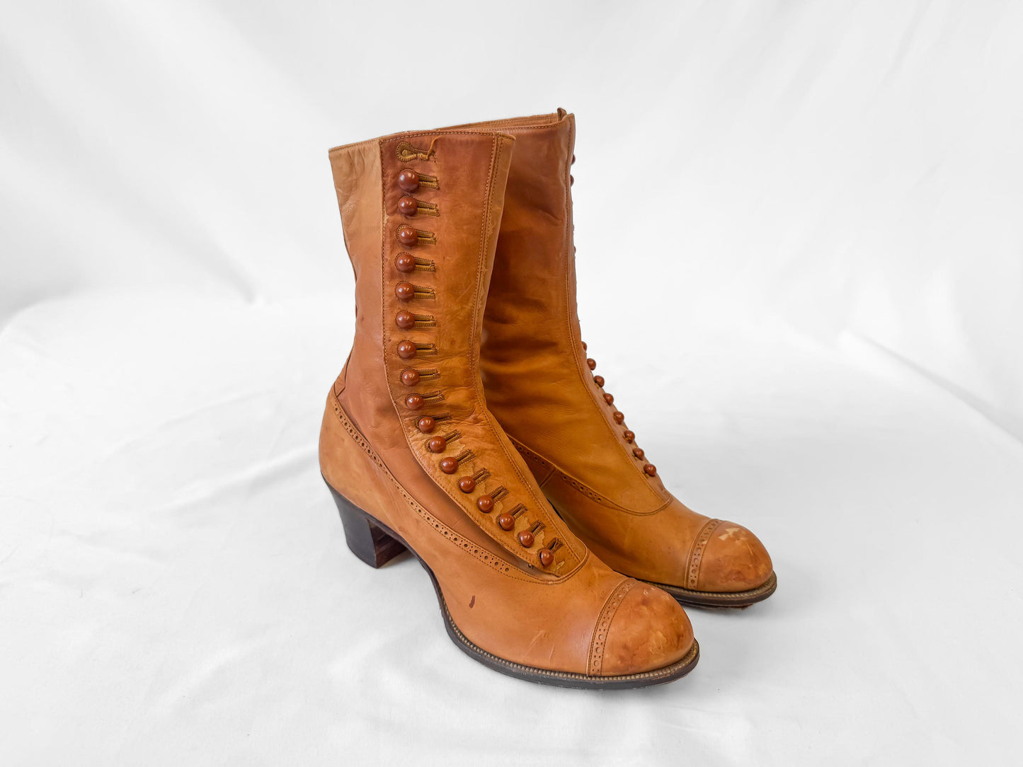 Vintage Victorian Edwardian Brown Tan Leather Button Up Heeled Boots, Approx. Sz. 5/5.5