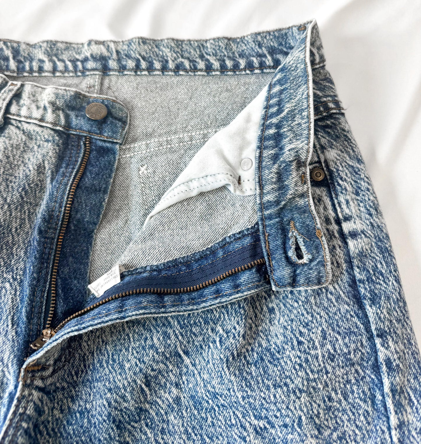 Vintage Lee Riveted Light Acid Wash Tapered High Rise Unisex Jeans, Men's Sz. 32" x 31"
