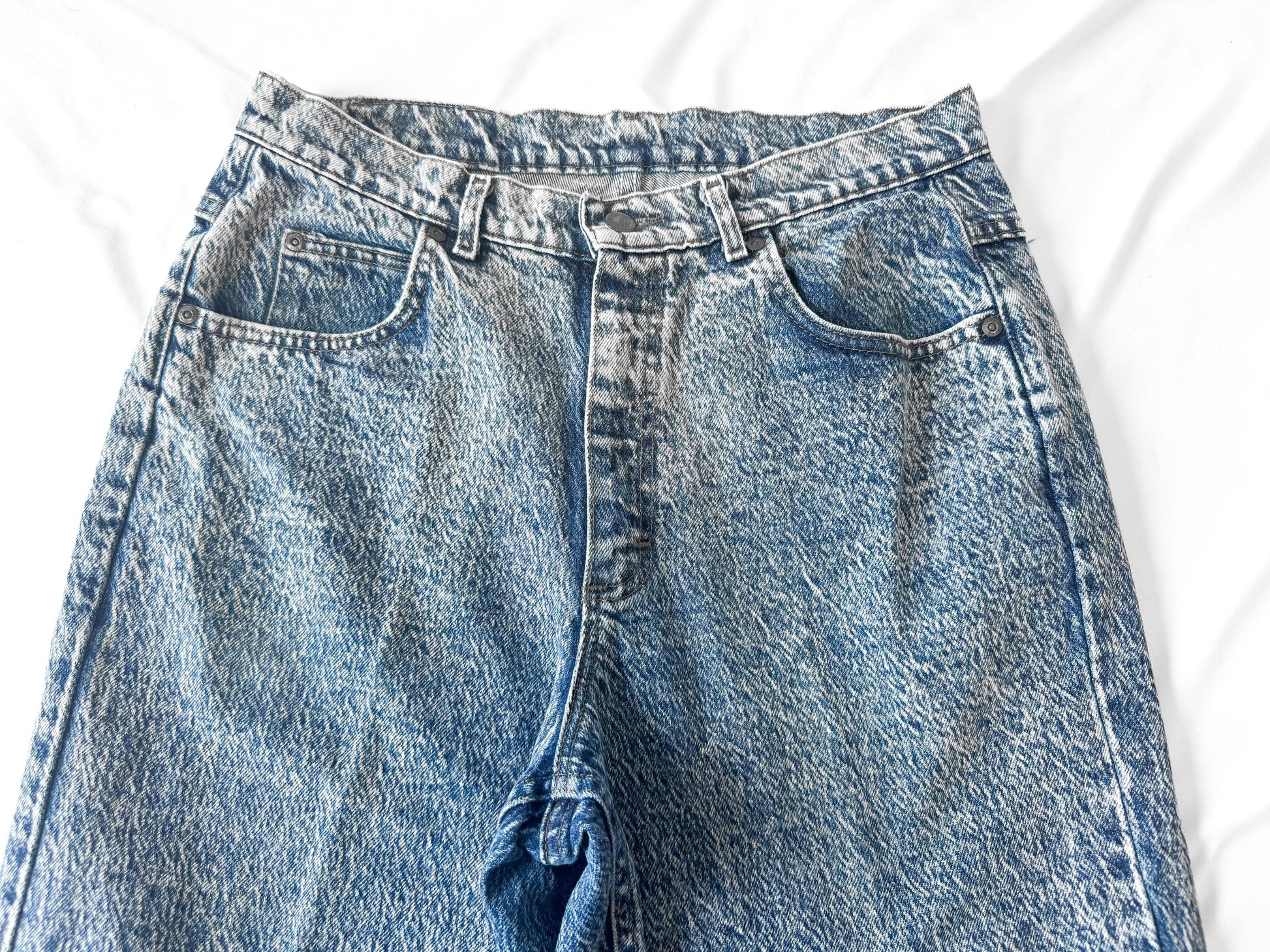Vintage Lee Riveted Light Acid Wash Tapered High Rise Unisex Jeans, Men's Sz. 32" x 31"
