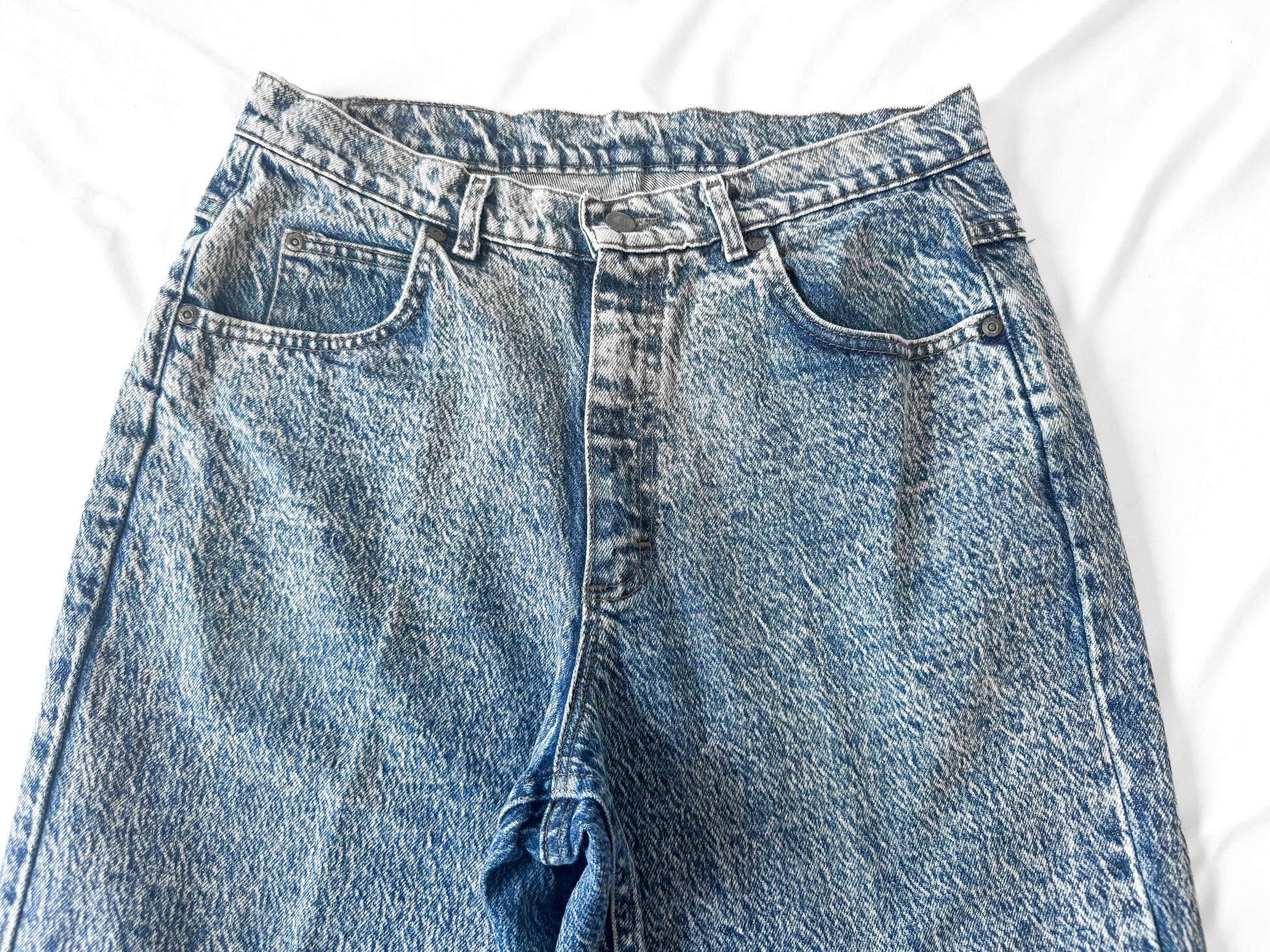 Vintage Lee Riveted Light Acid Wash Tapered High Rise Unisex Jeans, Men's Sz. 32" x 31"