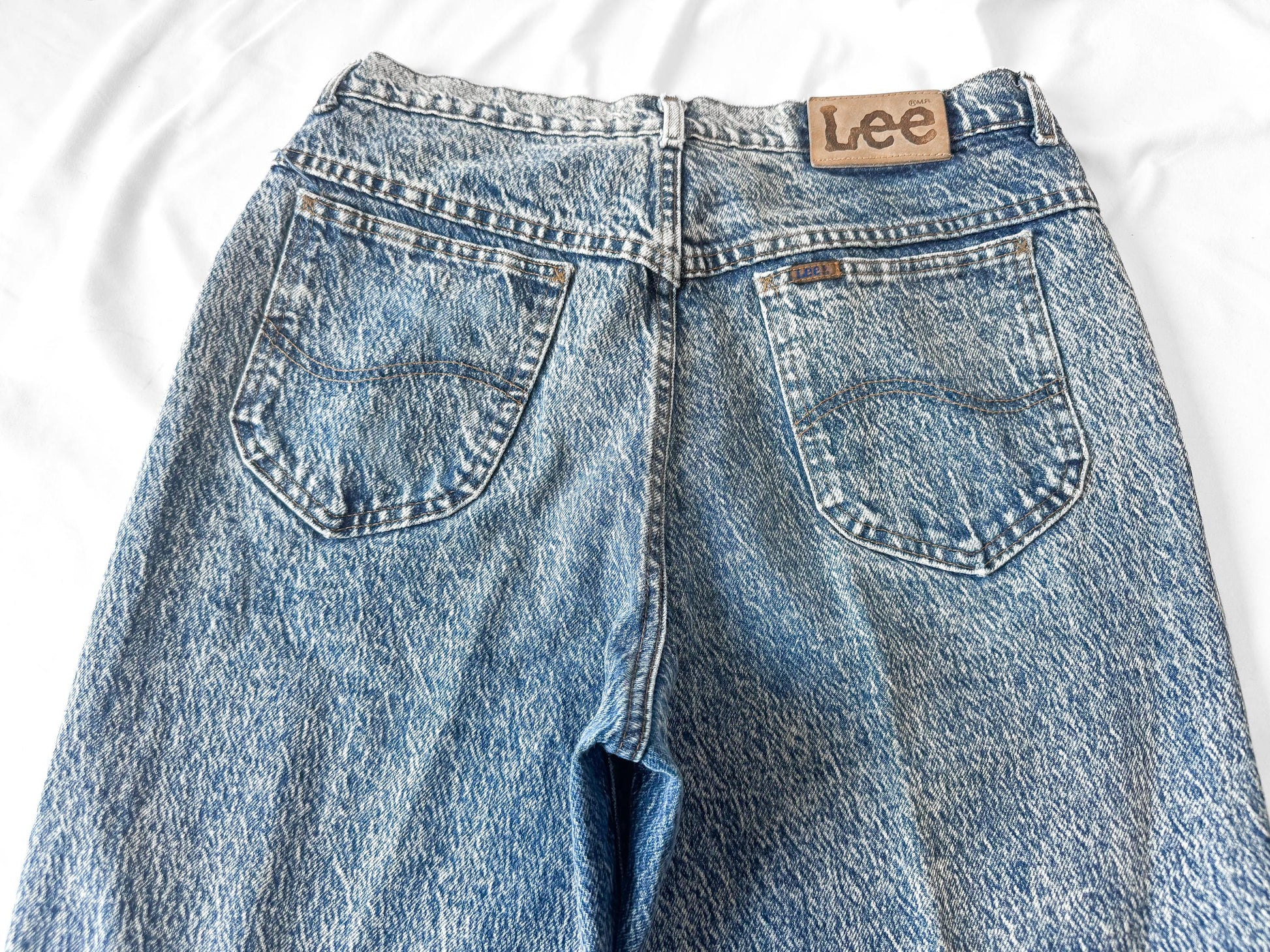 Vintage Lee Riveted Light Acid Wash Tapered High Rise Unisex Jeans, Men's Sz. 32" x 31"