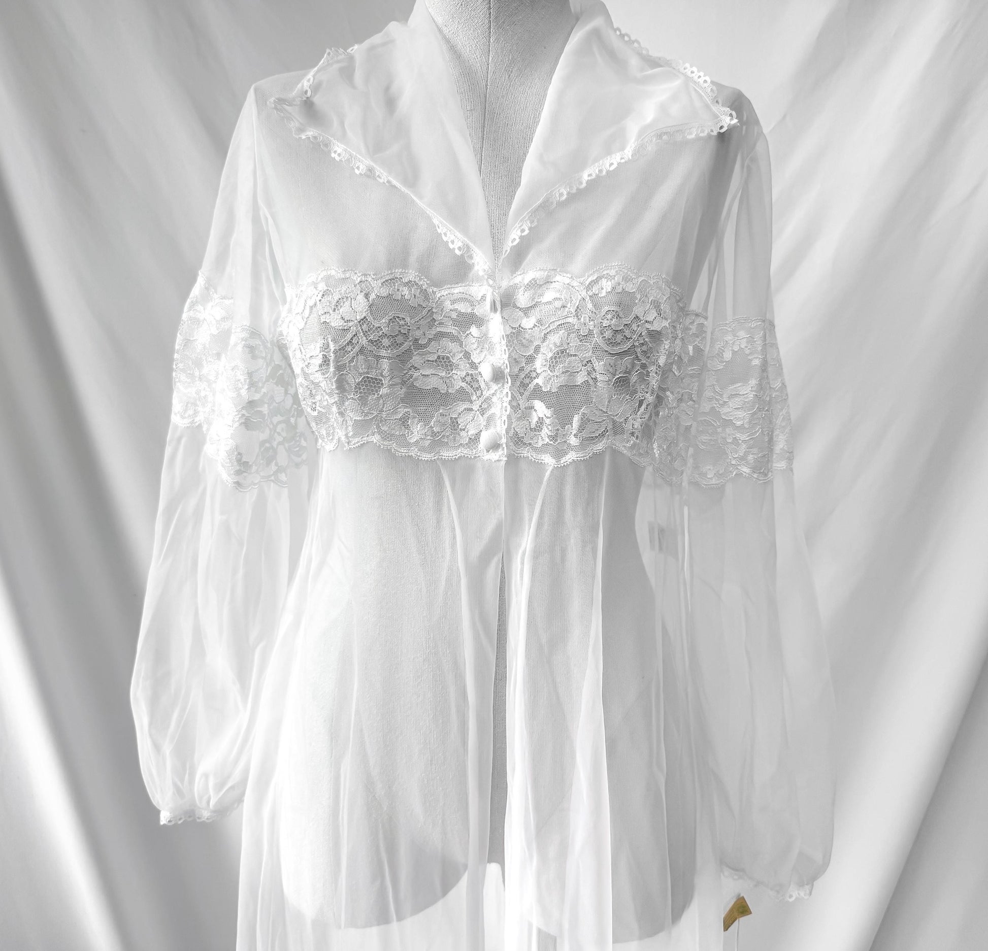 Deadstock Vintage Gossard Artemis White Lace Detail Nylon Peignoir Lingerie Robe Nightgown, Size M, Vintage Bridal Bachelorette Lingerie