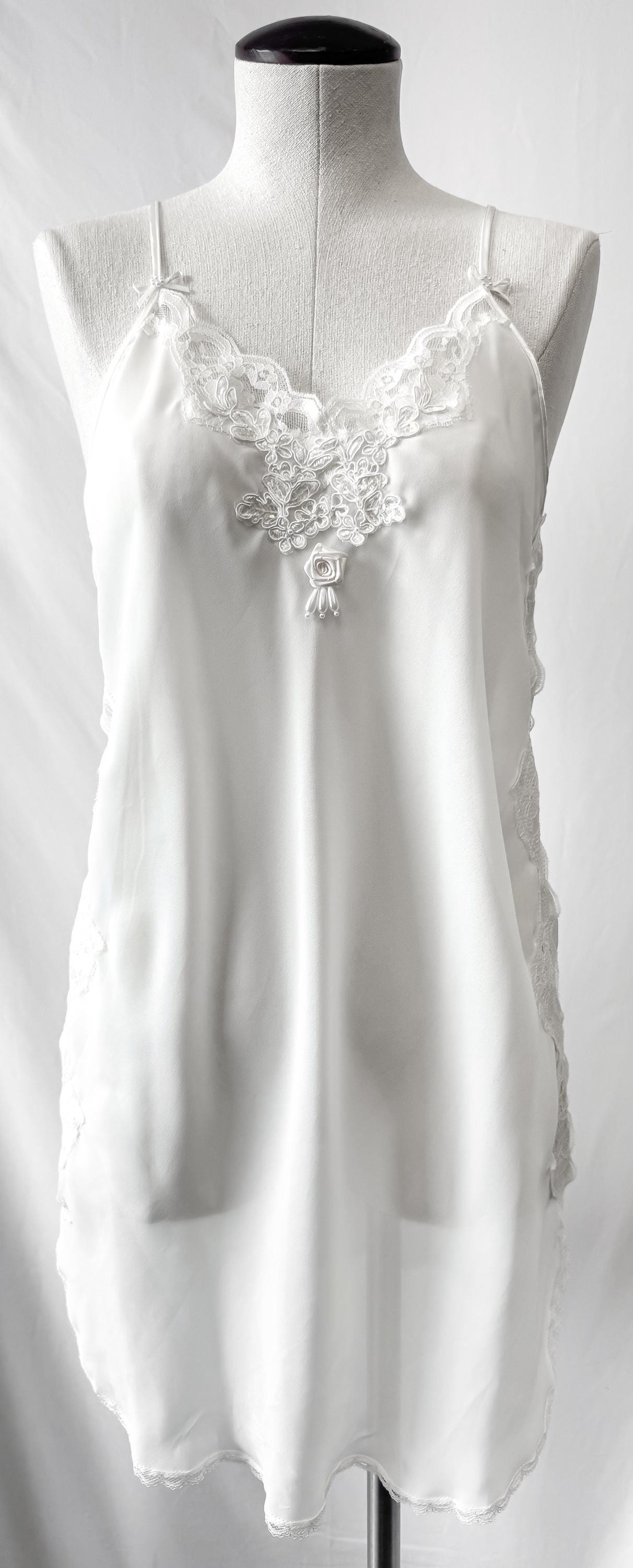 Deadstock Vintage White Lace Pearl Floral Accent Robe Slip Dress Set, Sz. S/M, Vintage Bridal Bachelorette Lingiere Peignoir Set