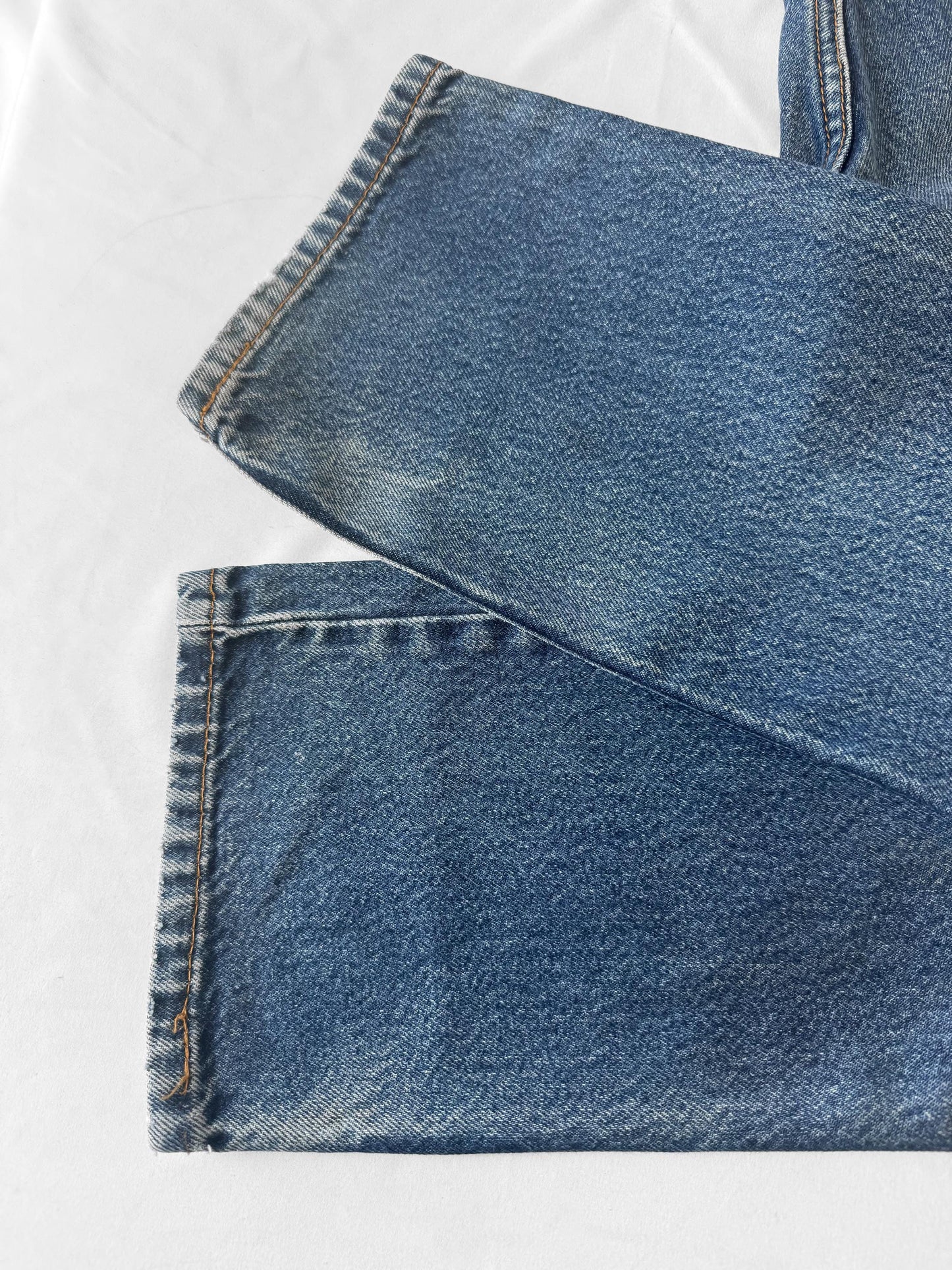Y2K Style Levi's 505 Medium Wash Slim Fit Unisex Jeans, Men's Sz. 30" x 30"