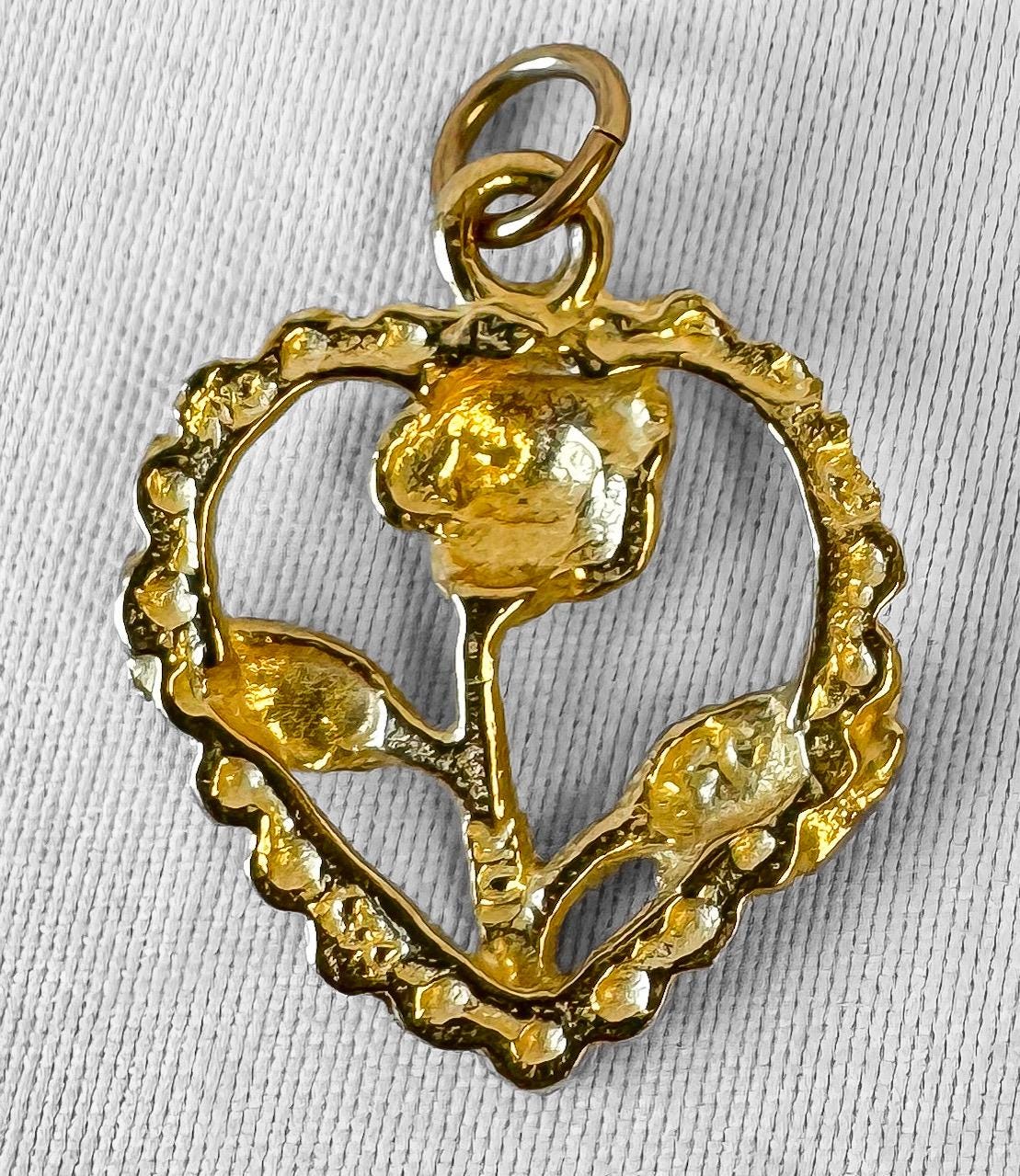 Vintage 10K Yellow Gold Diamond Cut Rose Heart Pendant