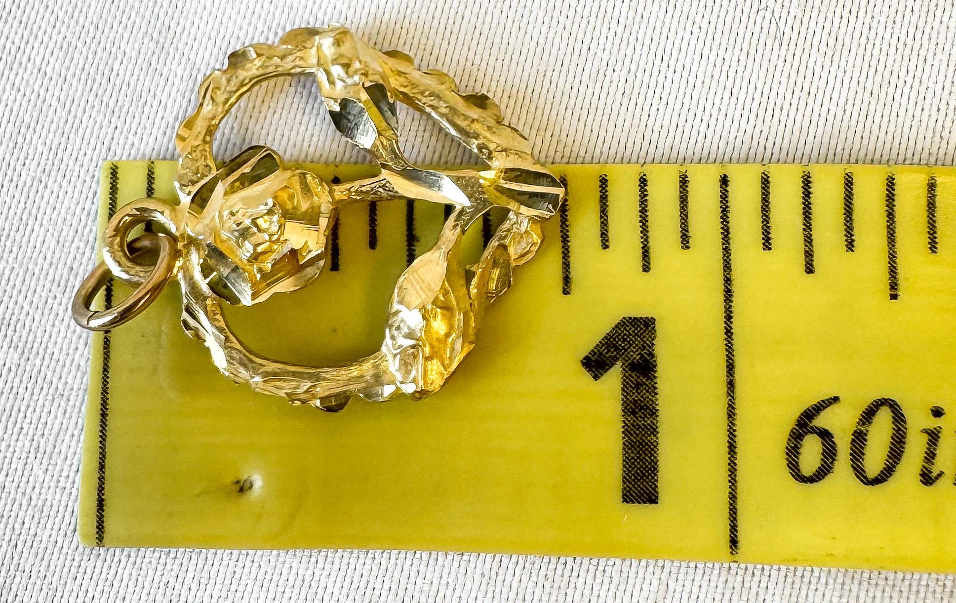 Vintage 10K Yellow Gold Diamond Cut Rose Heart Pendant